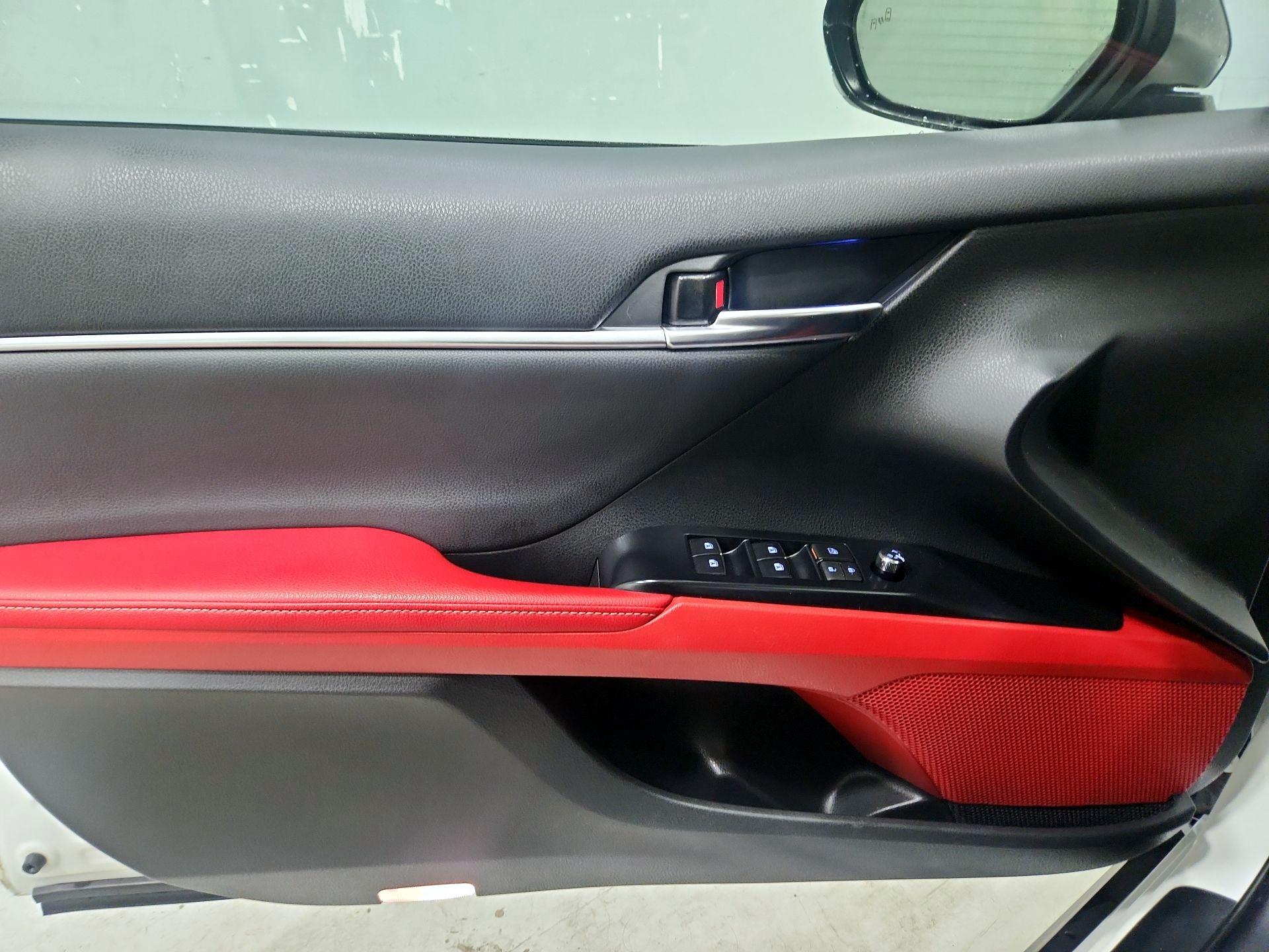 Thumbnail: 2020 Toyota Camry - 12