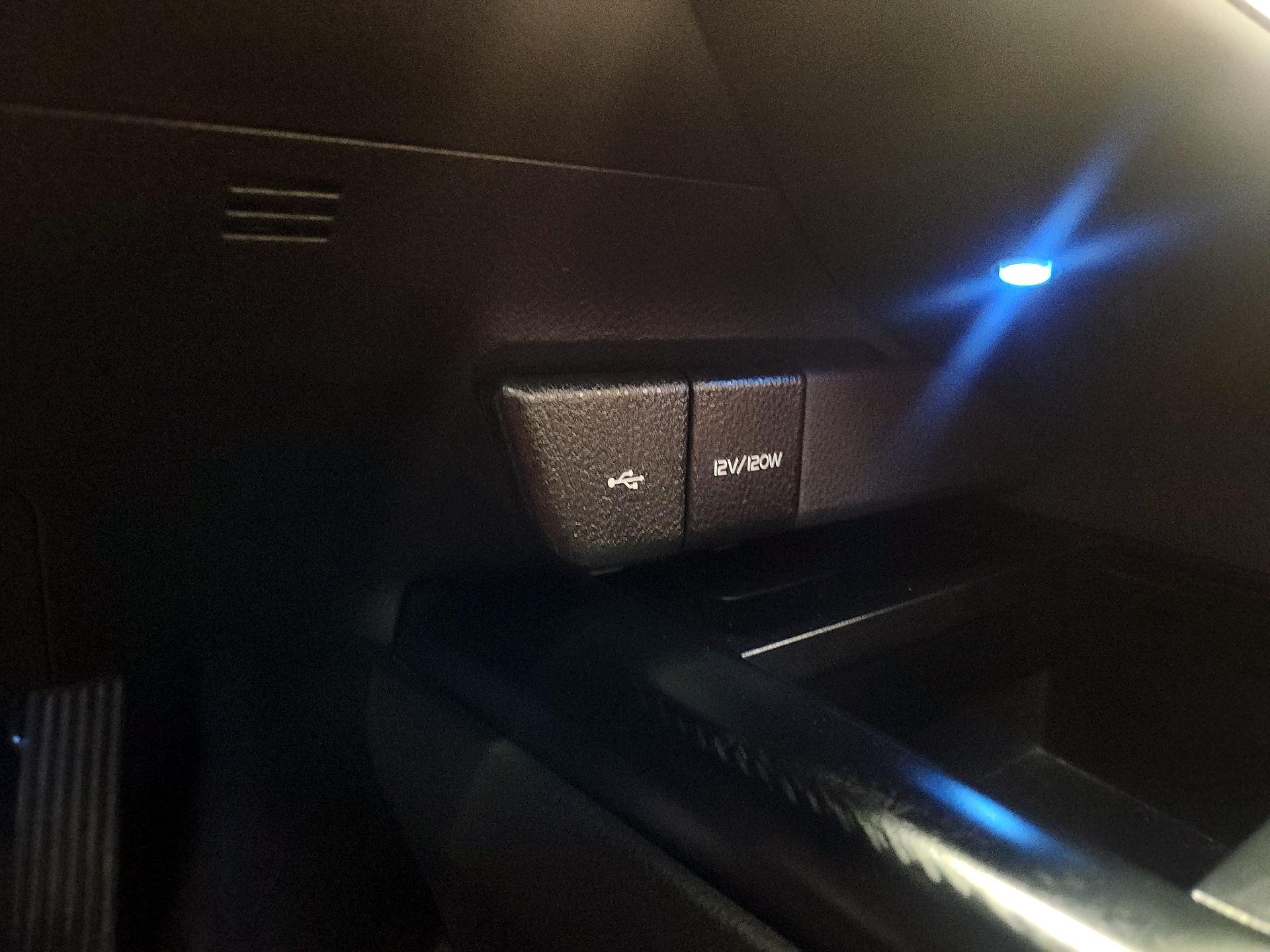 Thumbnail: 2020 Toyota Camry - 18