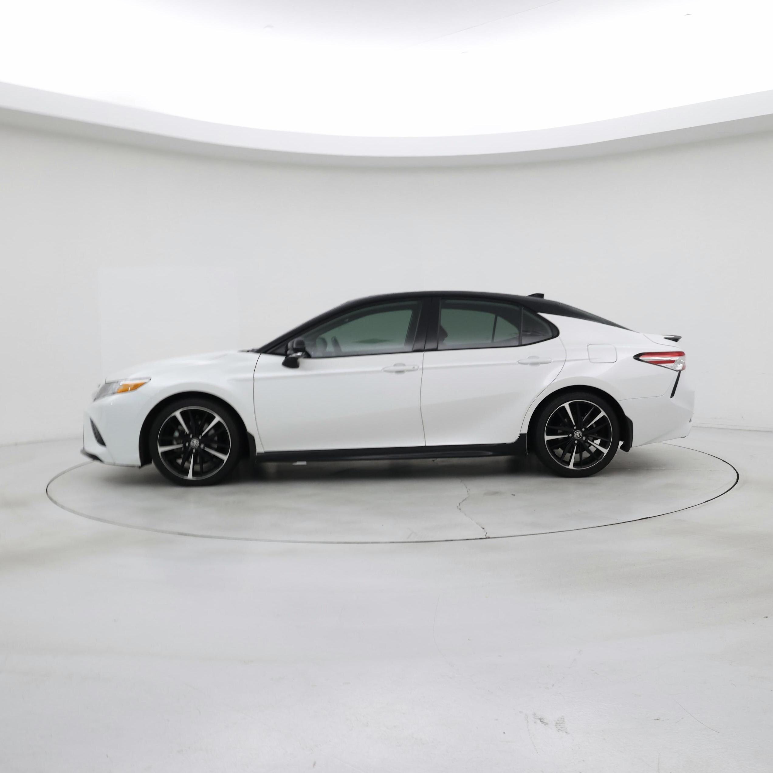 Thumbnail: 2020 Toyota Camry - 3