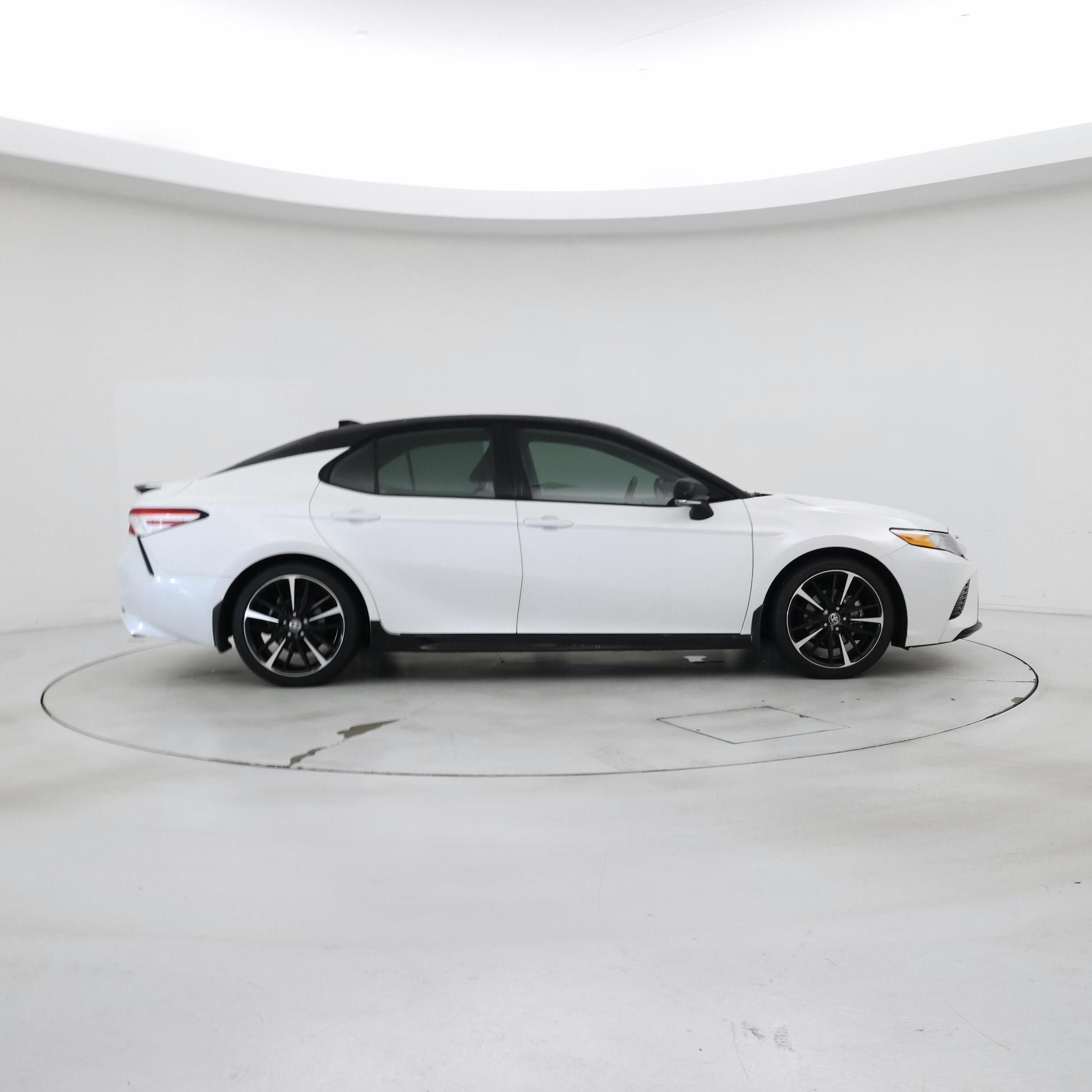 Thumbnail: 2020 Toyota Camry - 7