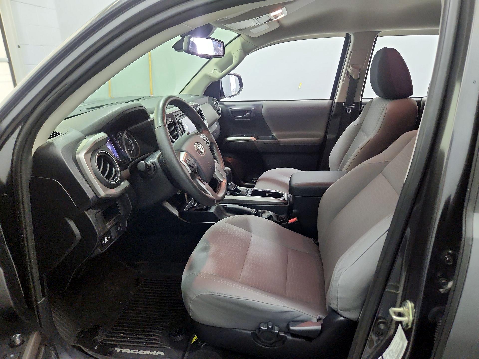 Thumbnail: 2019 Toyota Tacoma - 11