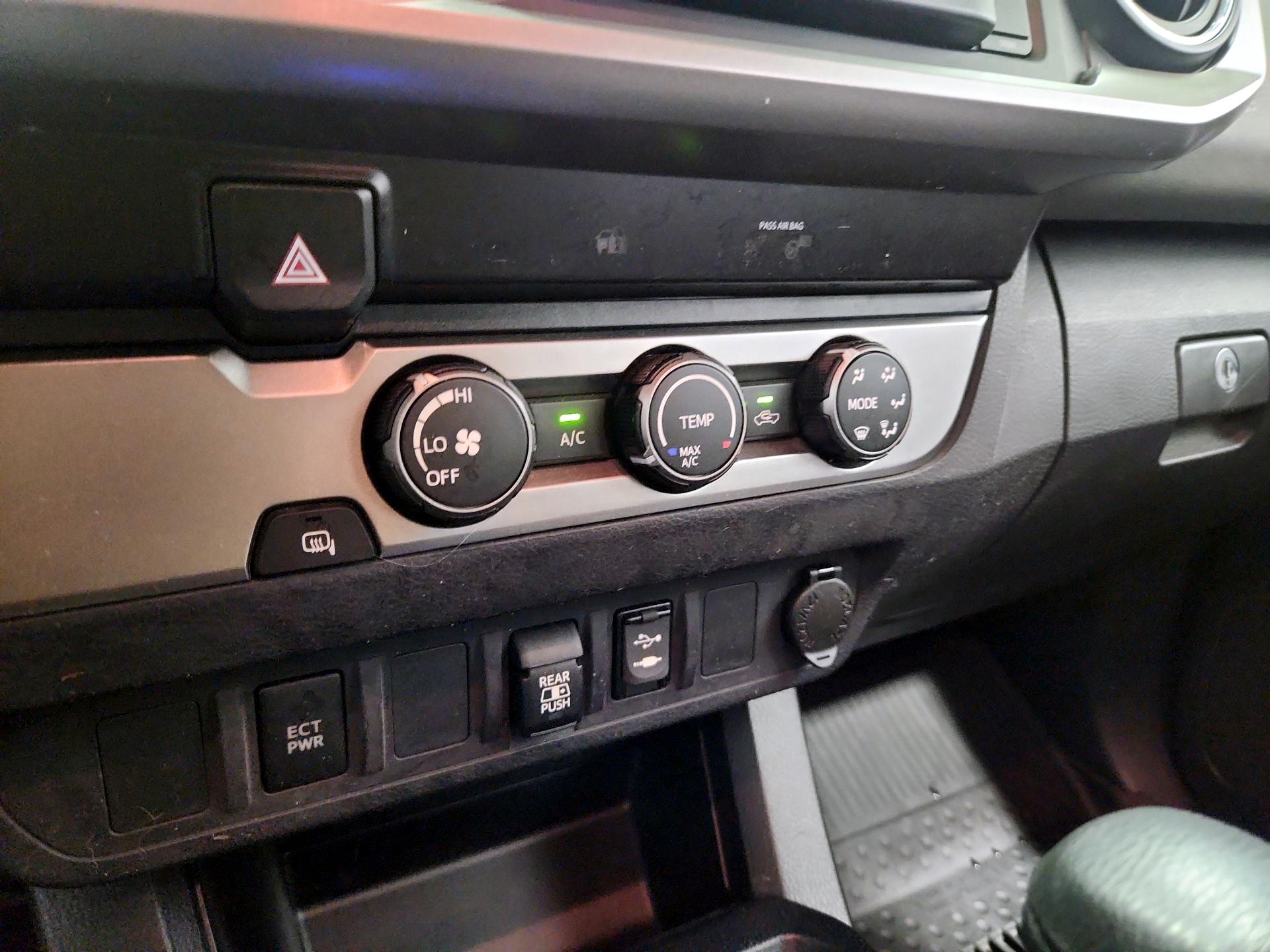 Thumbnail: 2019 Toyota Tacoma - 16