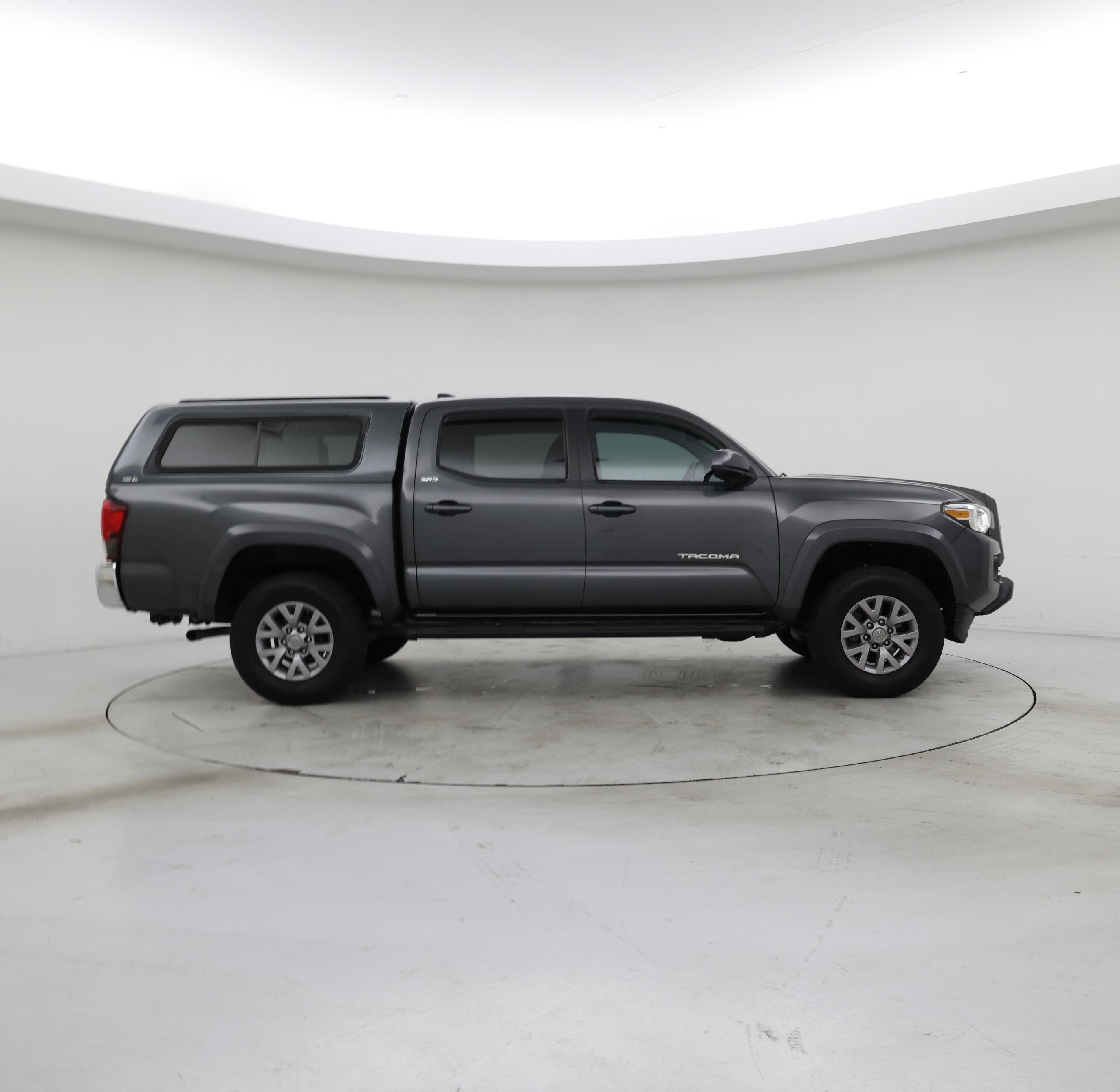 Thumbnail: 2019 Toyota Tacoma - 7