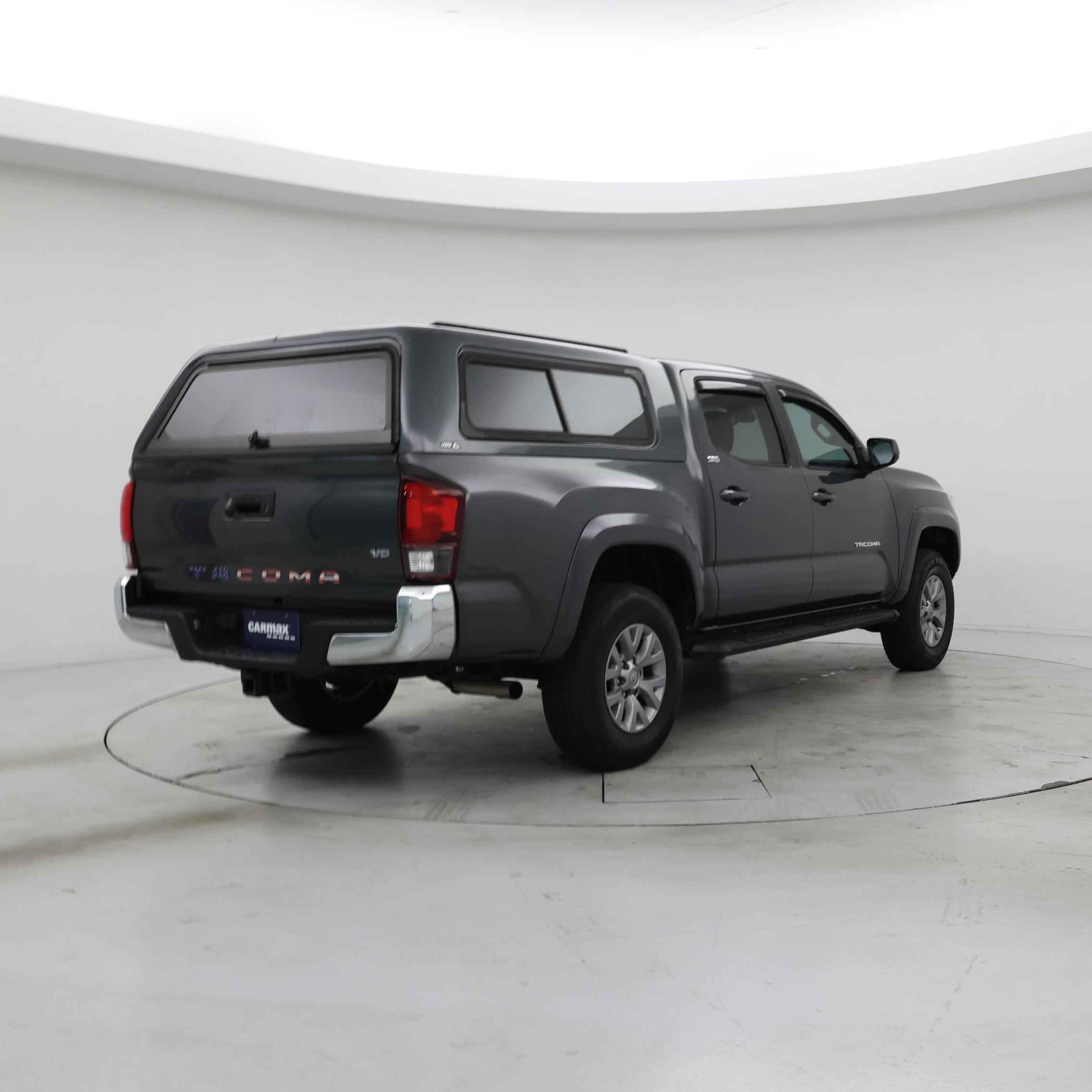 Thumbnail: 2019 Toyota Tacoma - 8