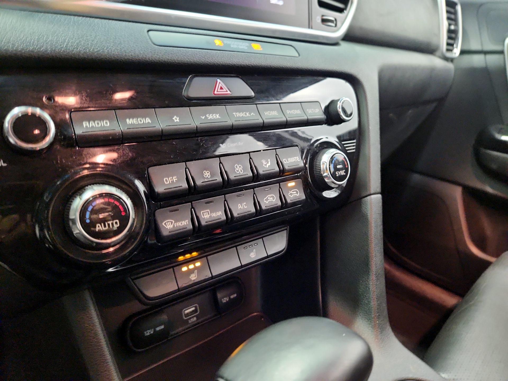 Thumbnail: 2020 Kia Sportage - 16