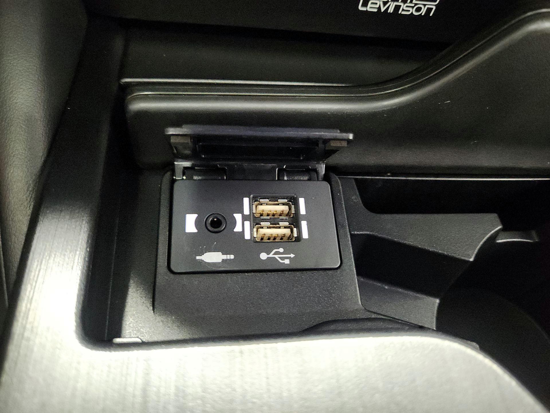 Thumbnail: 2021 Lexus ES - 19