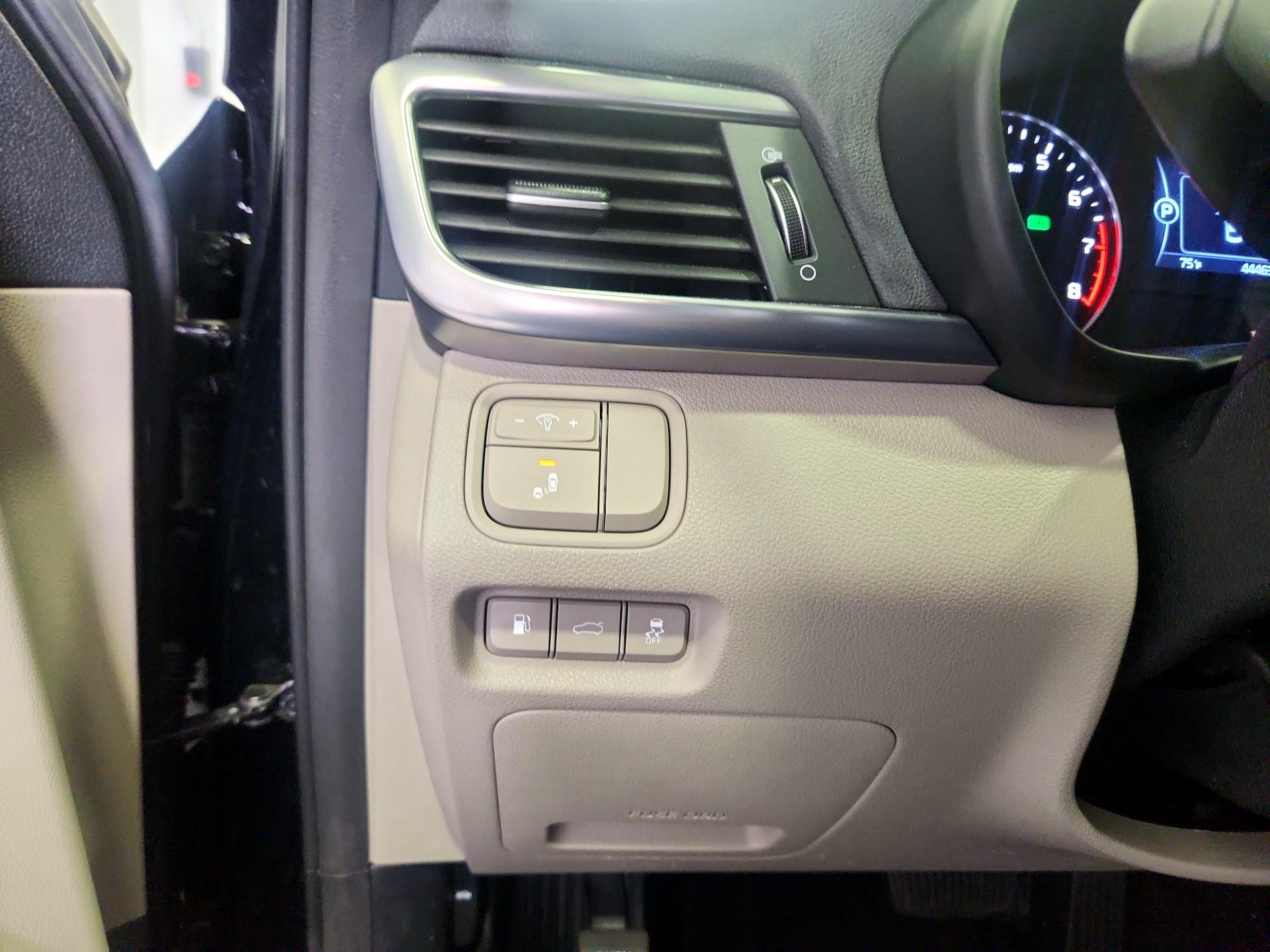 Thumbnail: 2016 Kia Optima - 13