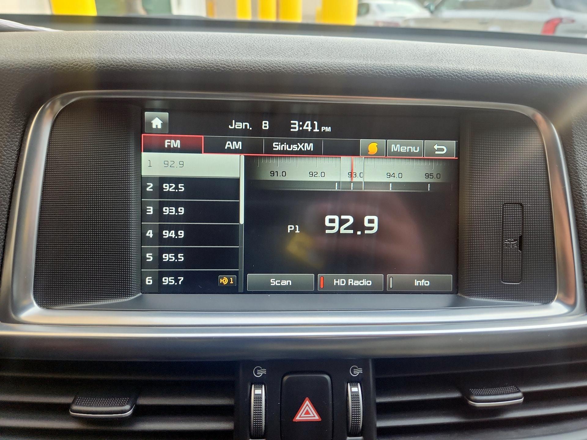 Thumbnail: 2016 Kia Optima - 16