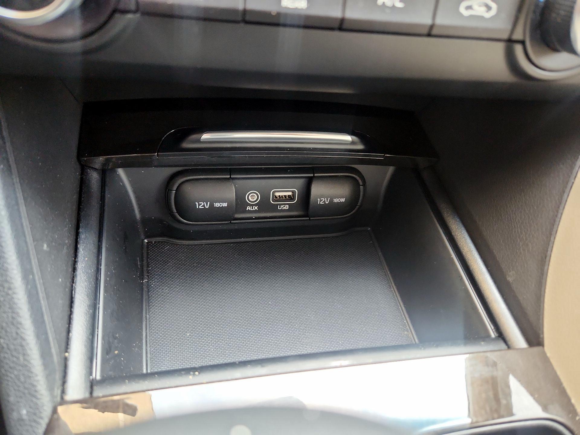 Thumbnail: 2016 Kia Optima - 19