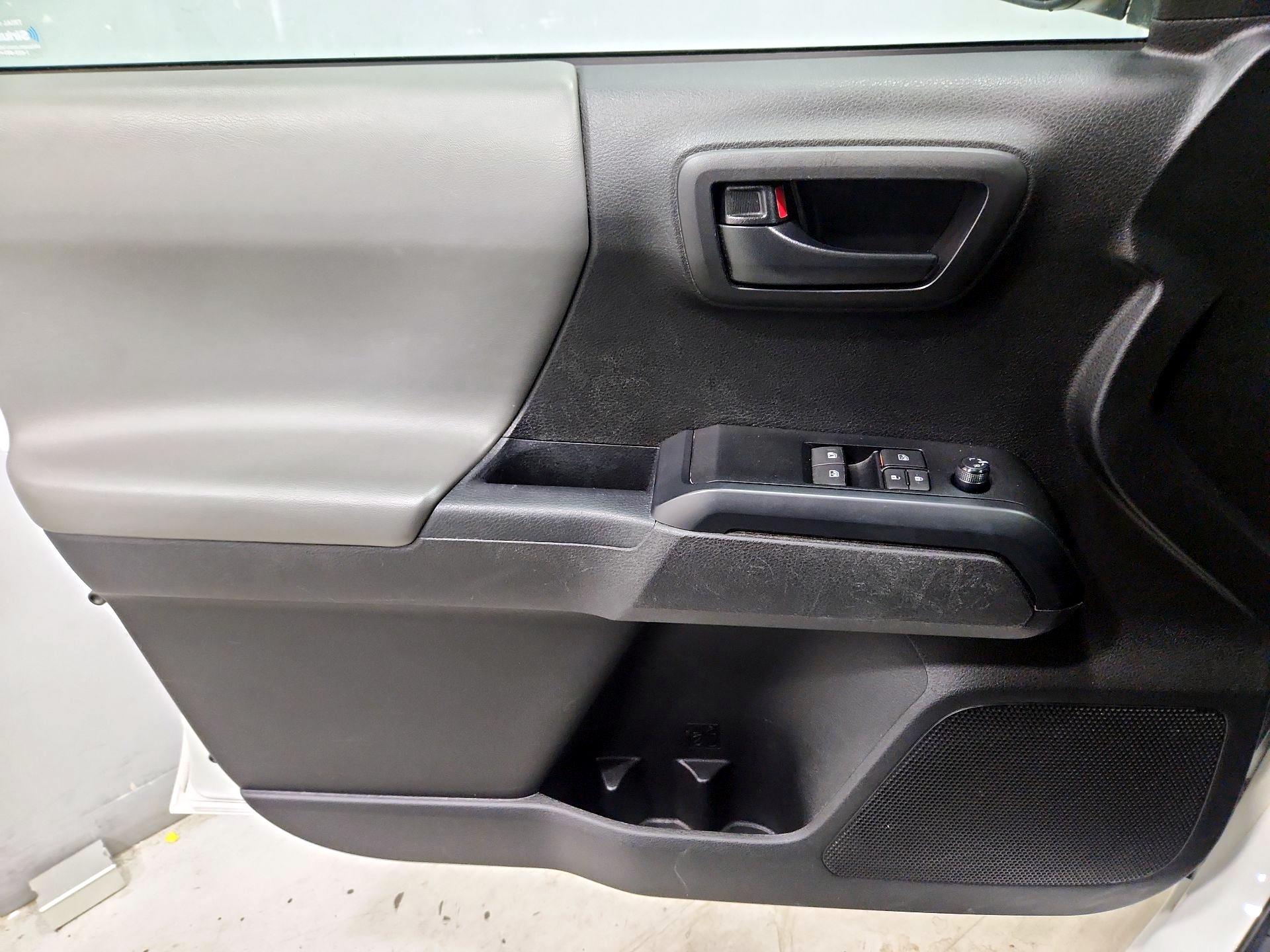 Thumbnail: 2021 Toyota Tacoma - 12