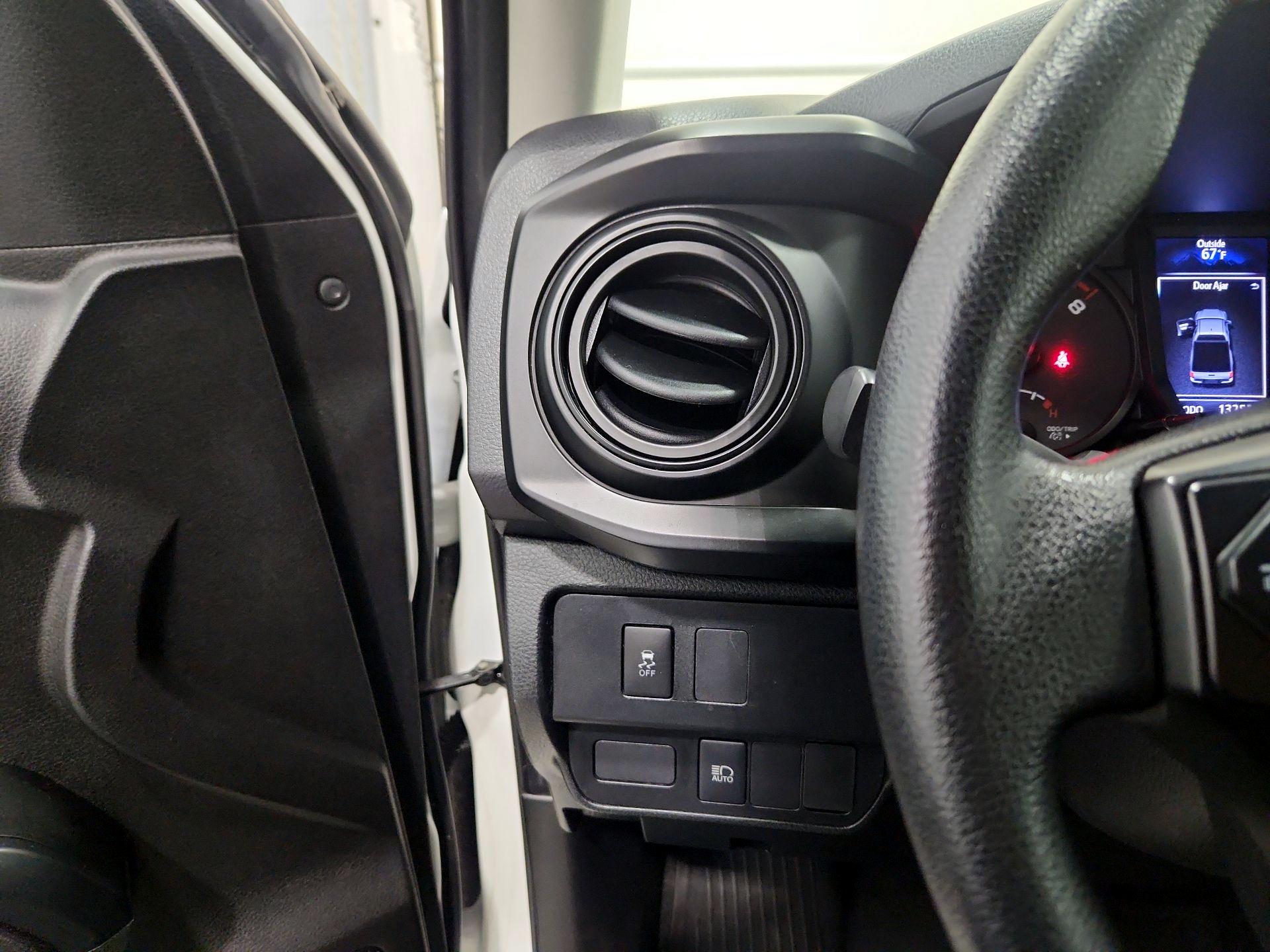 Thumbnail: 2021 Toyota Tacoma - 13