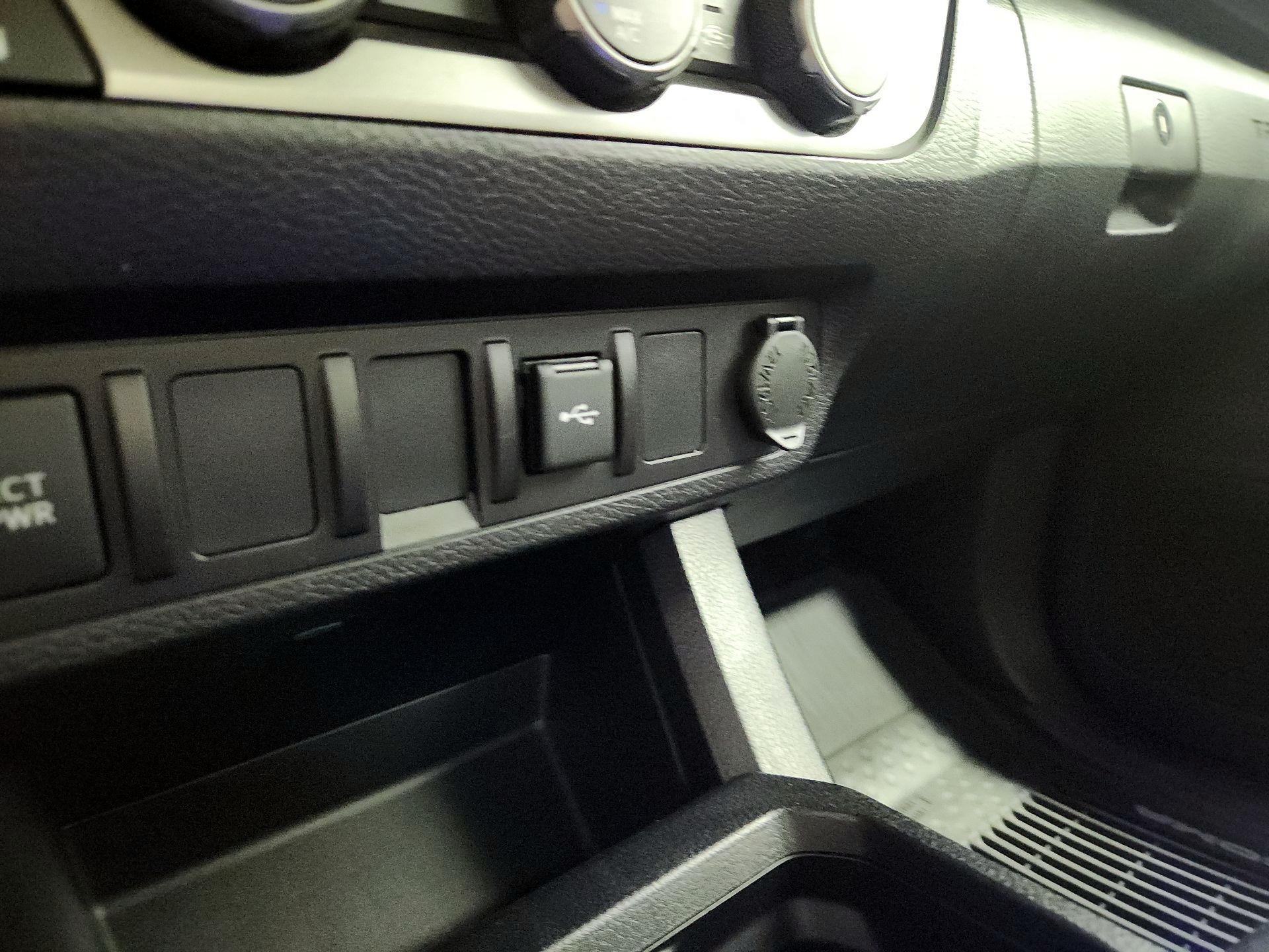 Thumbnail: 2021 Toyota Tacoma - 18