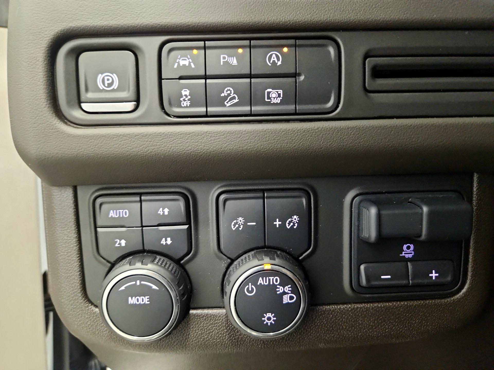 Thumbnail: 2024 Chevrolet Suburban - 13