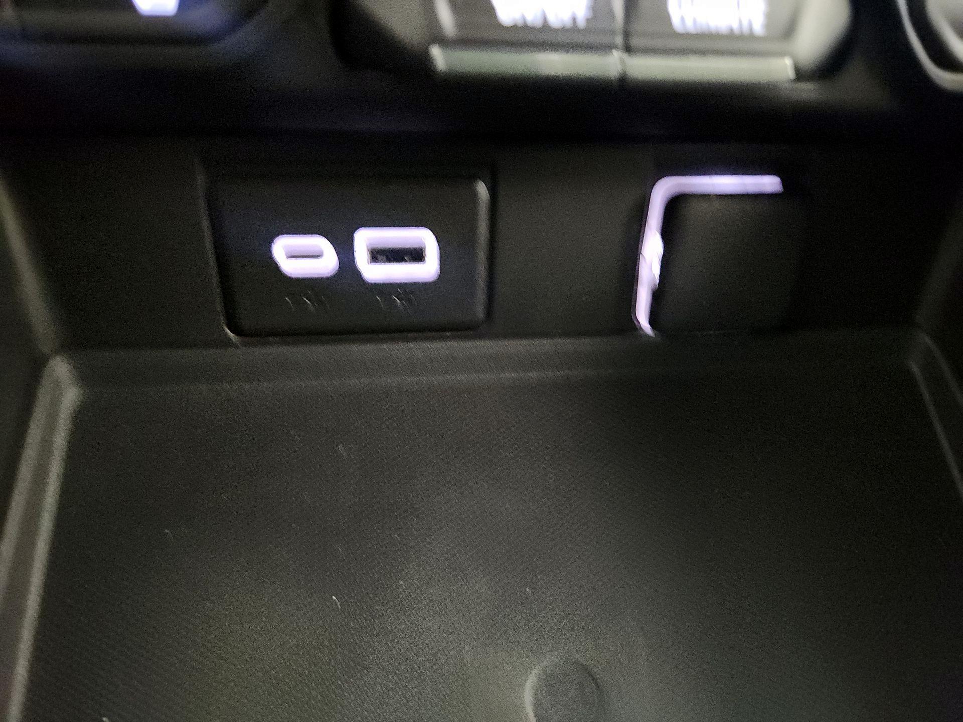 Thumbnail: 2024 Chevrolet Suburban - 18