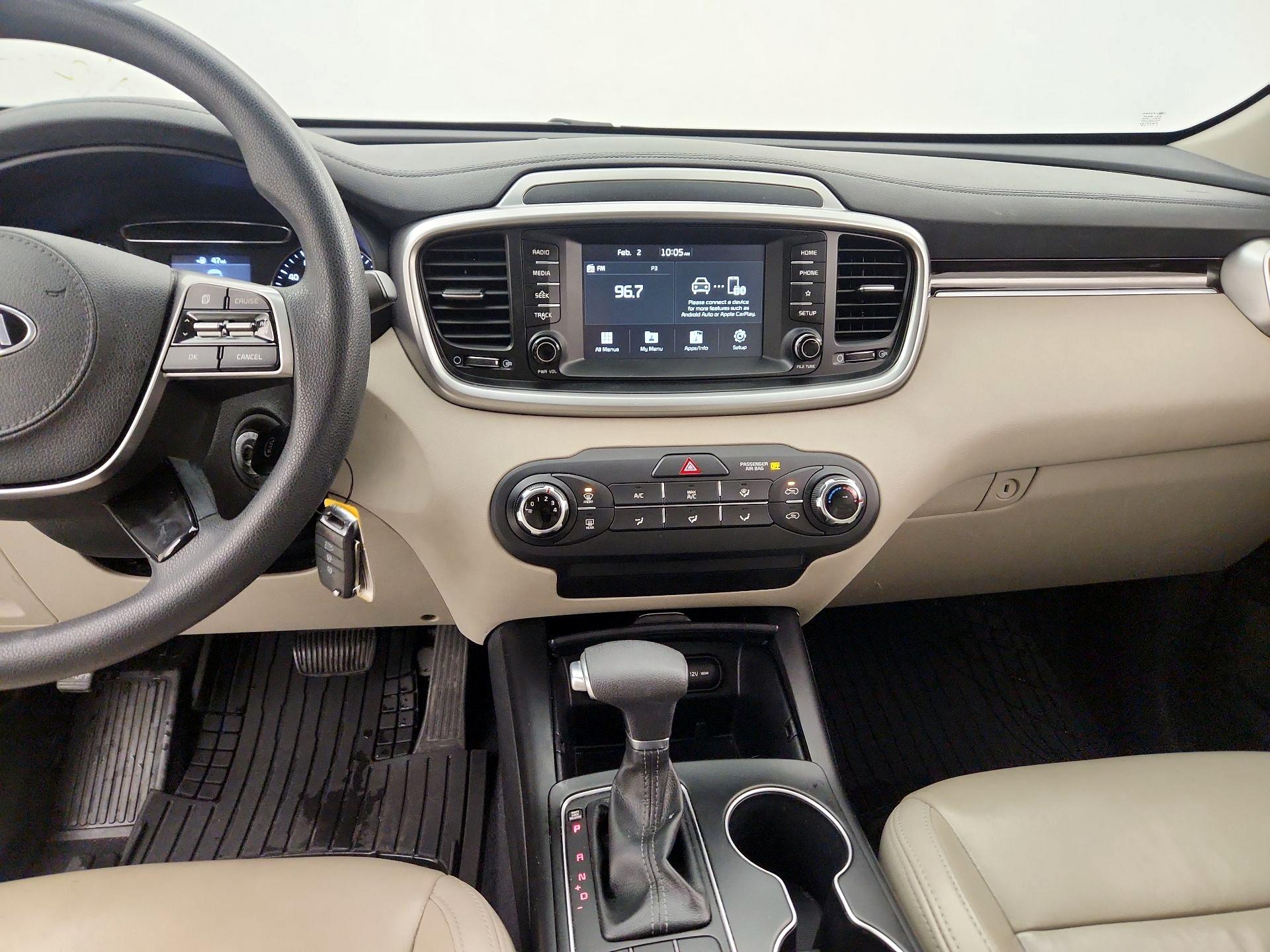 Thumbnail: 2019 Kia Sorento - 9