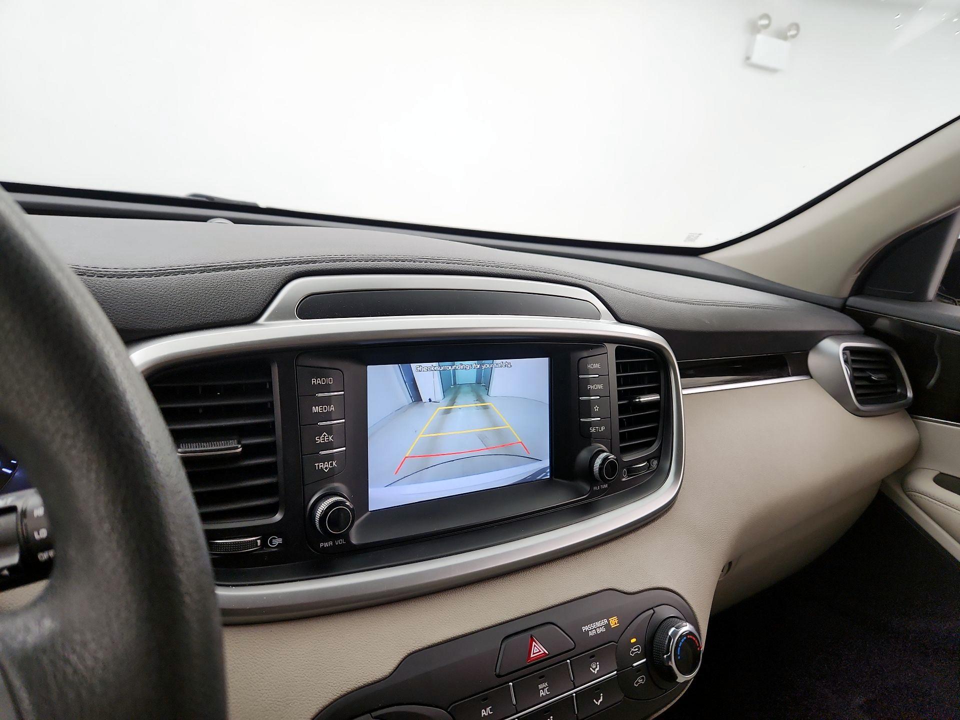 Thumbnail: 2019 Kia Sorento - 14