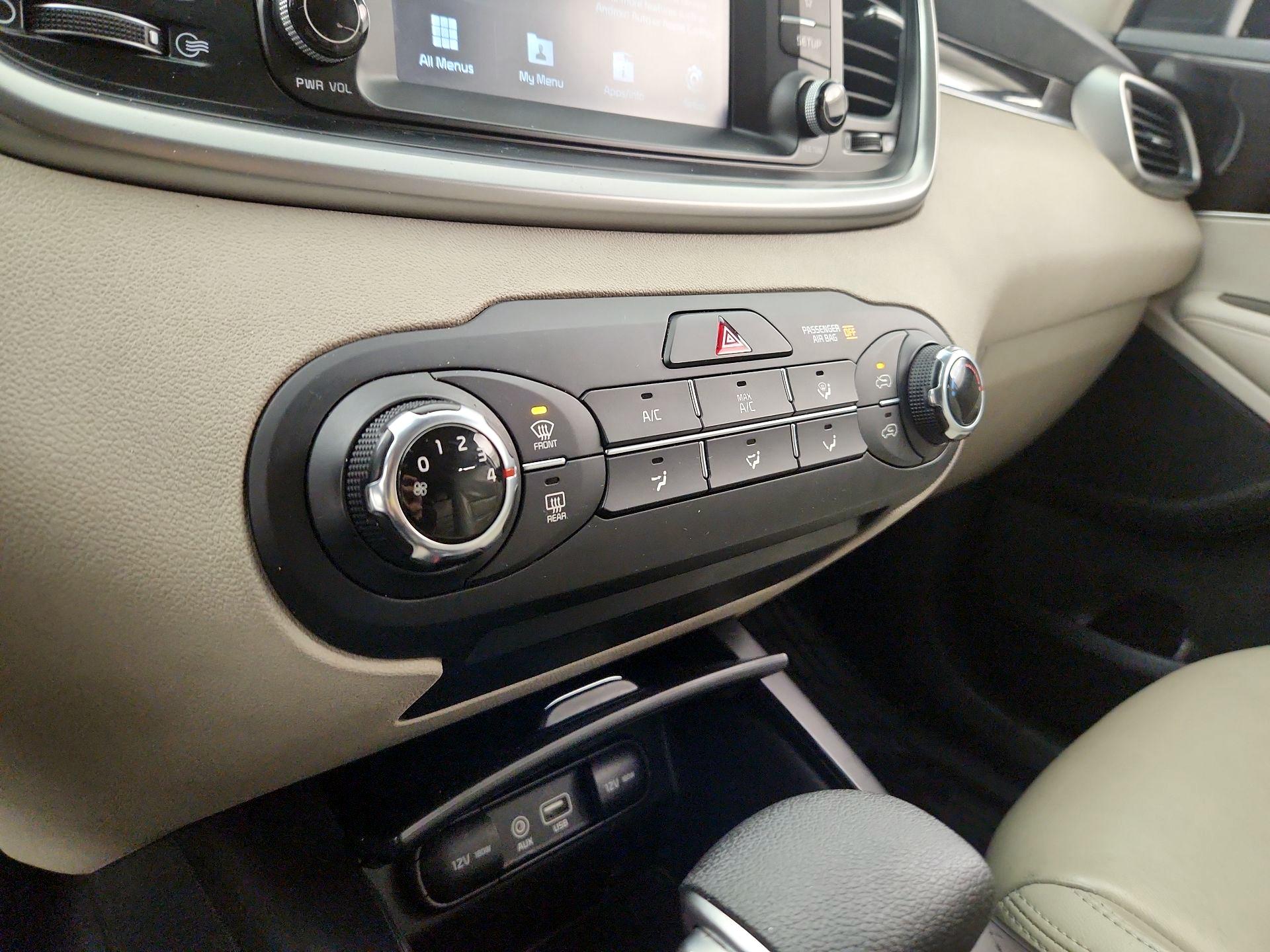 Thumbnail: 2019 Kia Sorento - 16