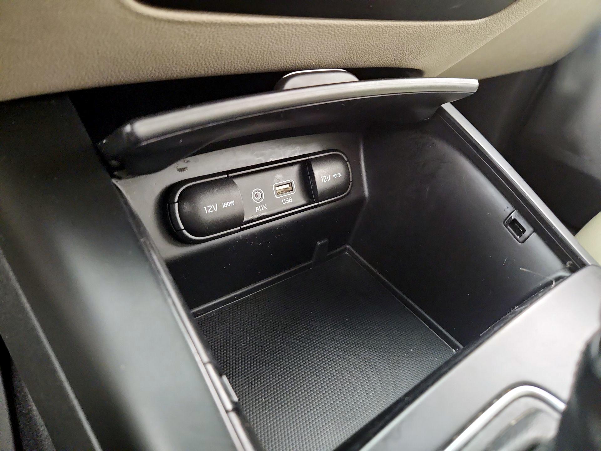 Thumbnail: 2019 Kia Sorento - 18