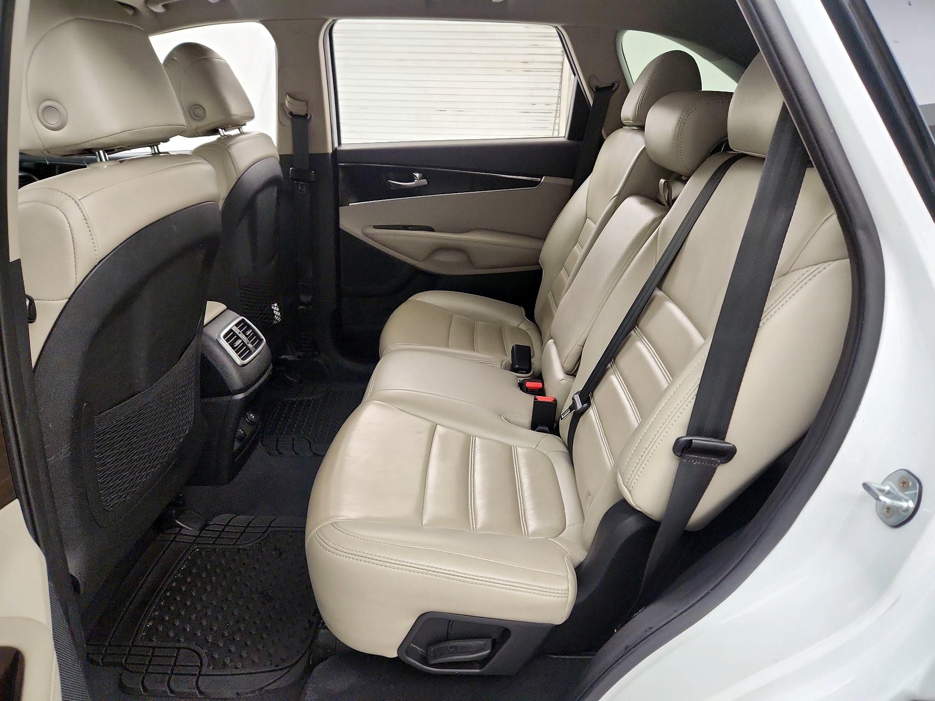 Thumbnail: 2019 Kia Sorento - 19