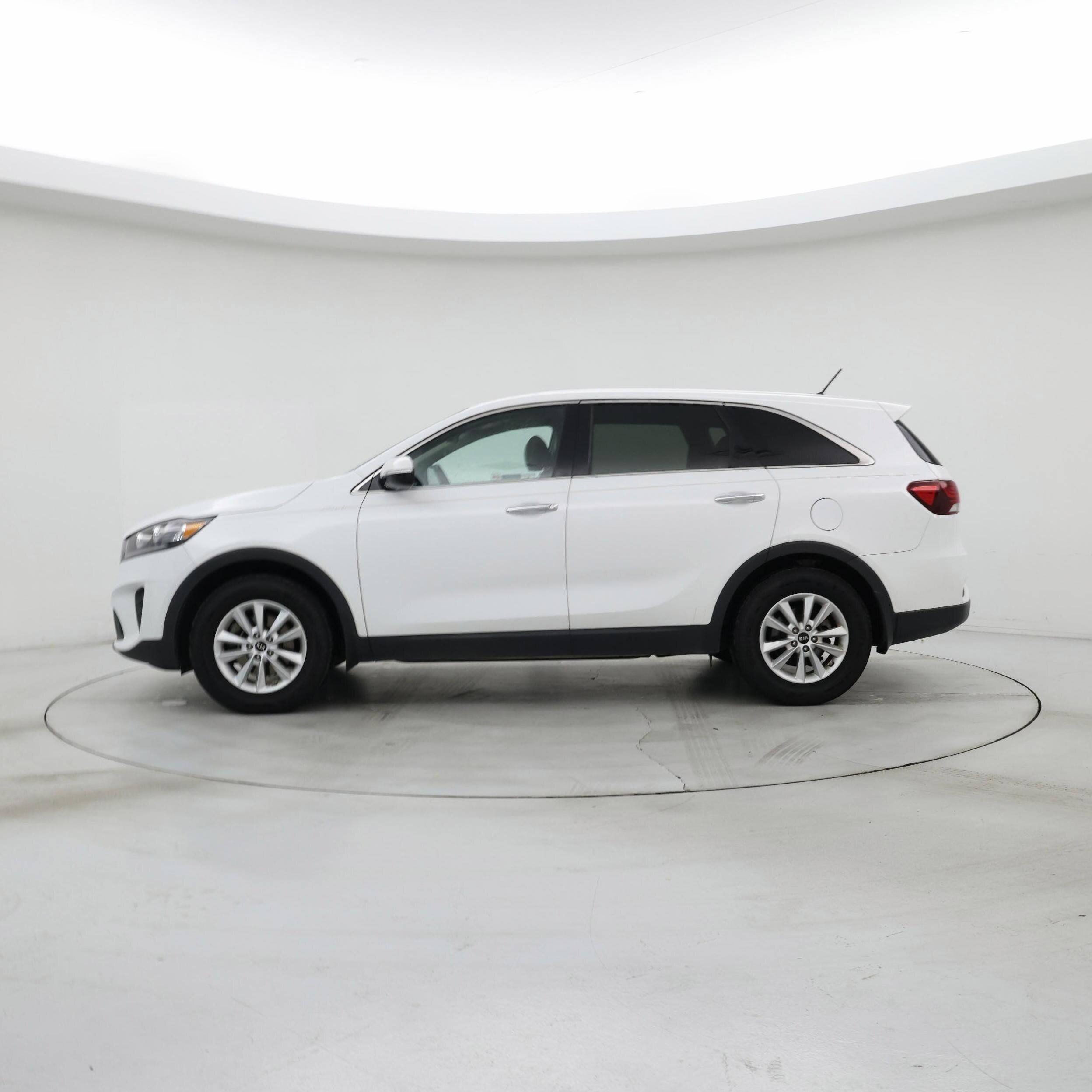 Thumbnail: 2019 Kia Sorento - 3