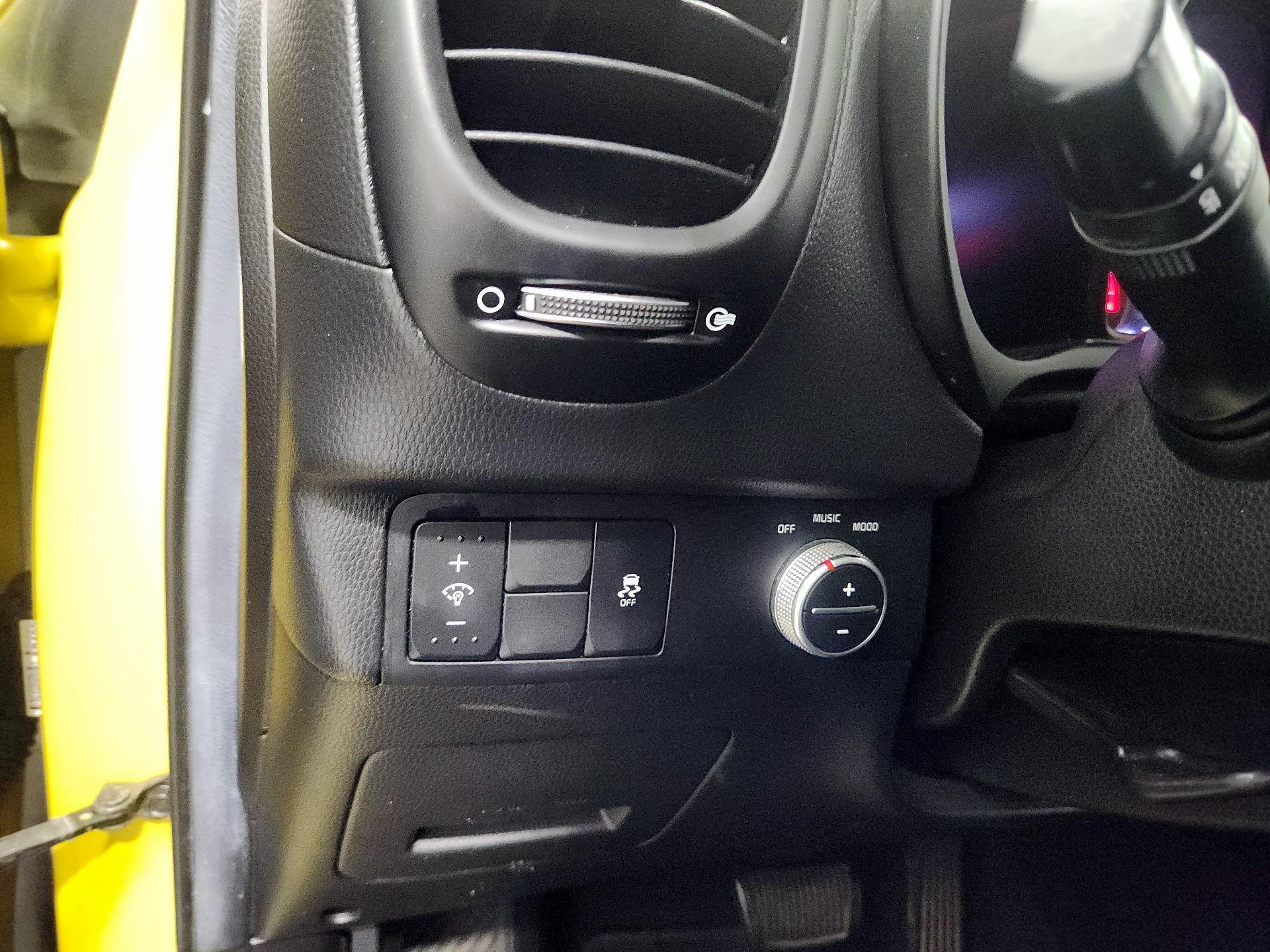 Thumbnail: 2014 Kia Soul - 13