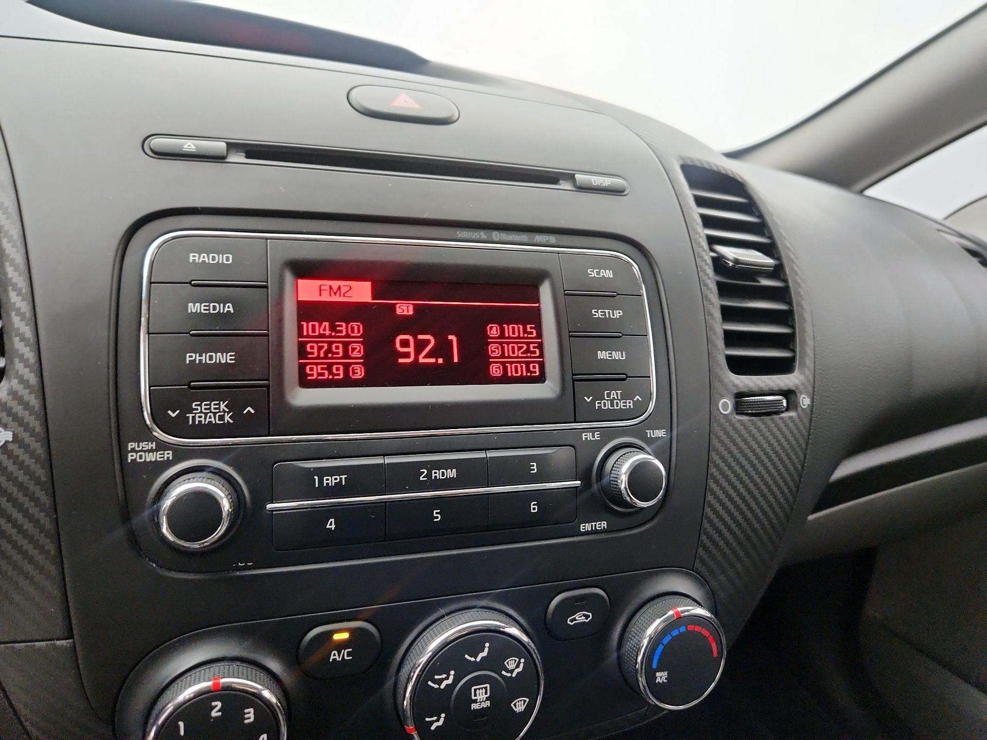 Thumbnail: 2015 Kia Forte - 14