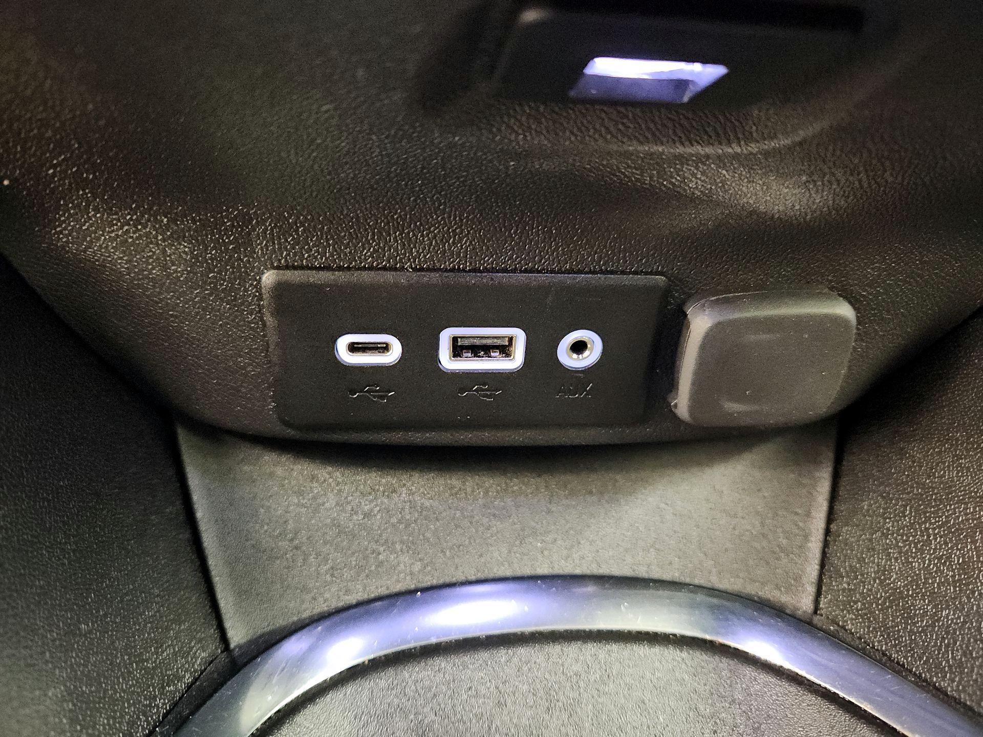 Thumbnail: 2023 Chevrolet Malibu - 18