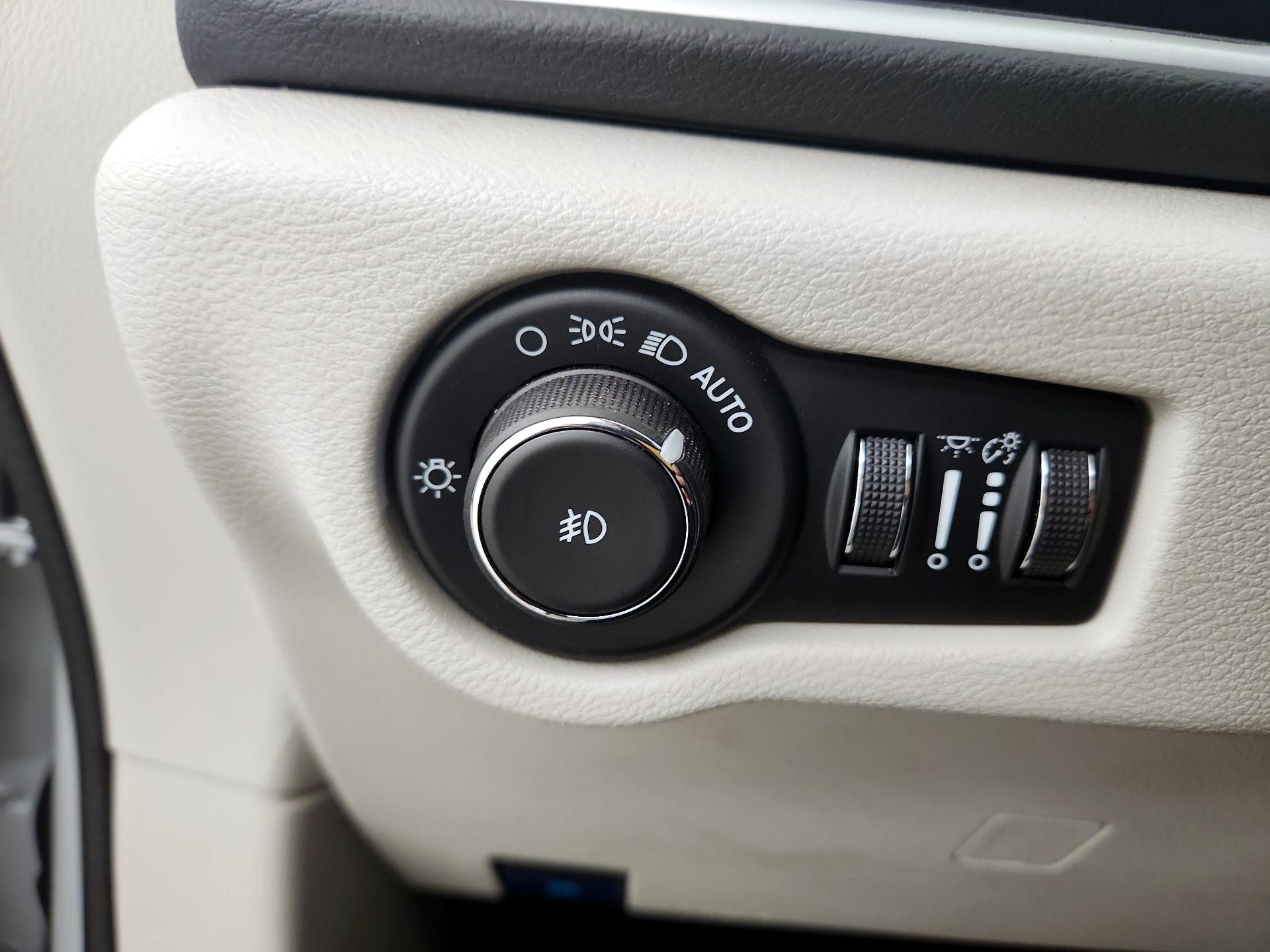 Thumbnail: 2024 Chrysler Pacifica - 13