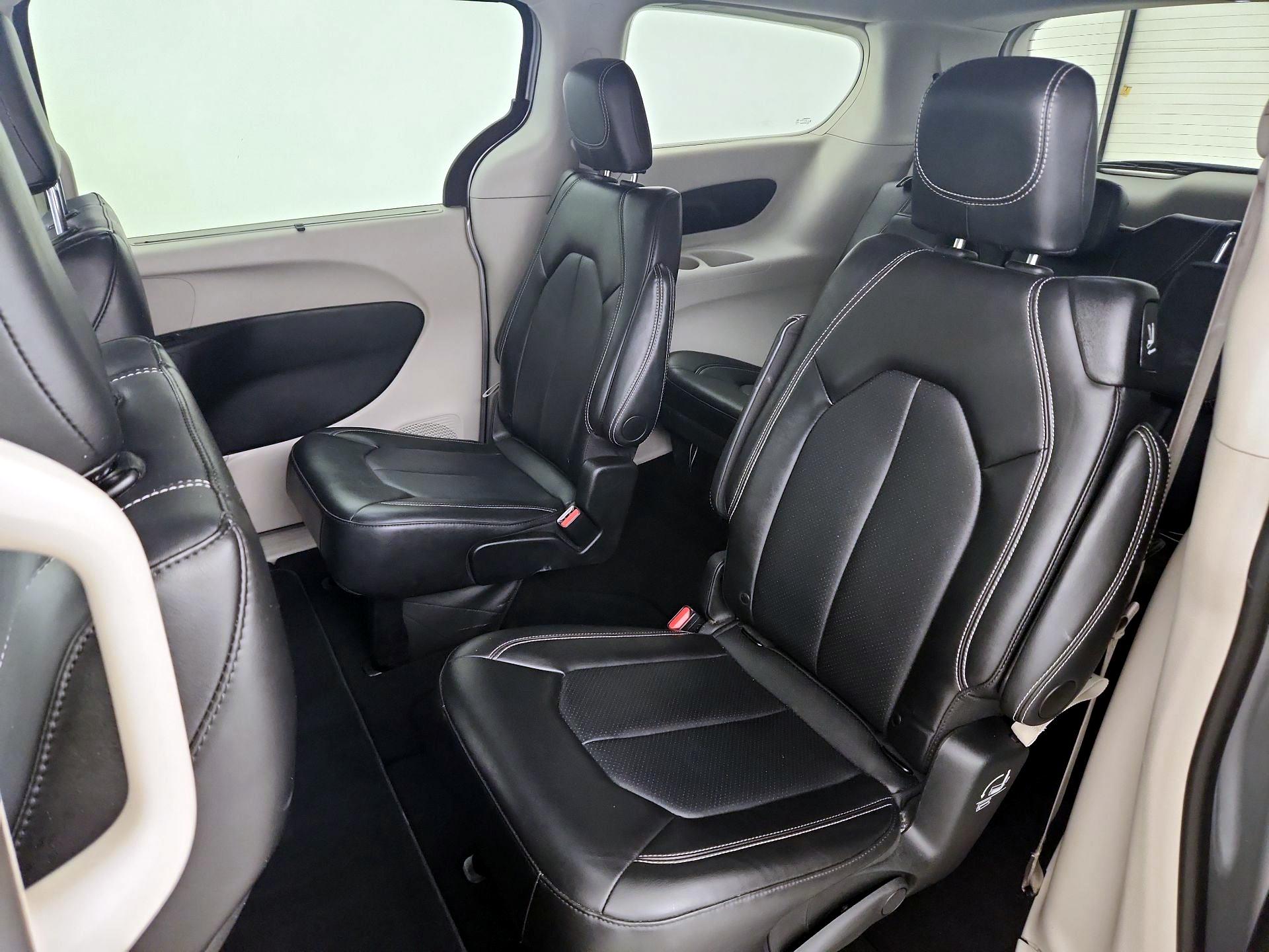 Thumbnail: 2024 Chrysler Pacifica - 19