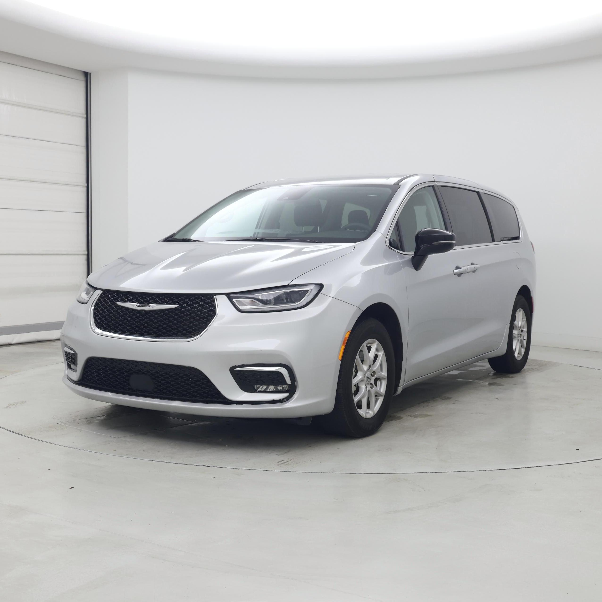 Thumbnail: 2024 Chrysler Pacifica - 4