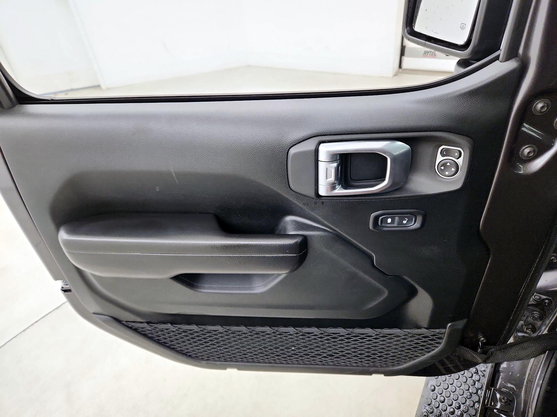 Thumbnail: 2020 Jeep Wrangler - 12