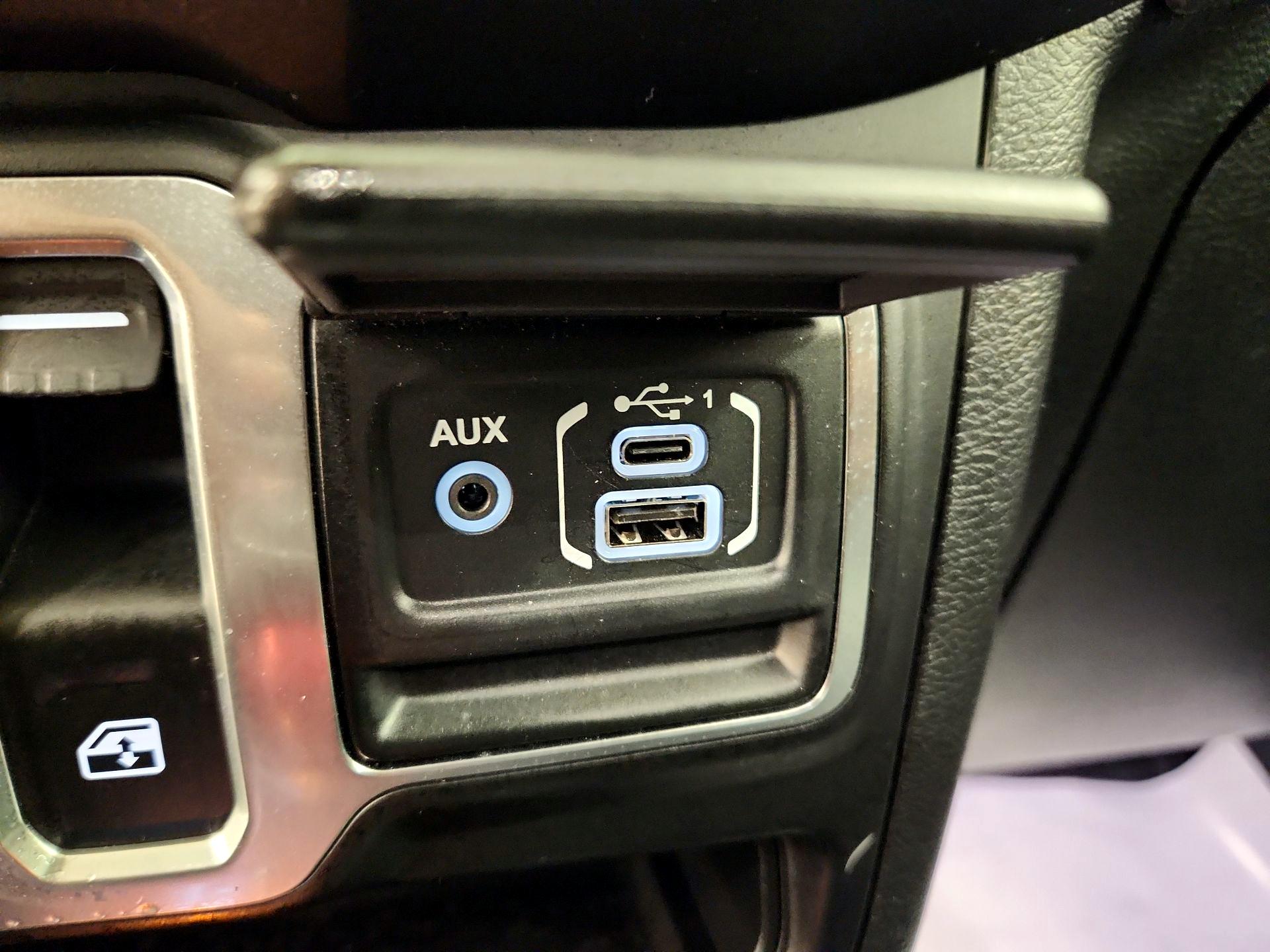 Thumbnail: 2020 Jeep Wrangler - 18