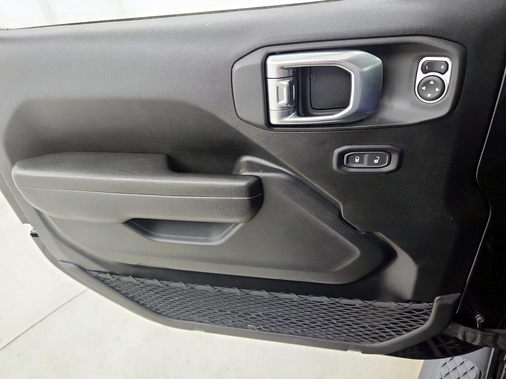 Thumbnail: 2022 Jeep Gladiator - 10