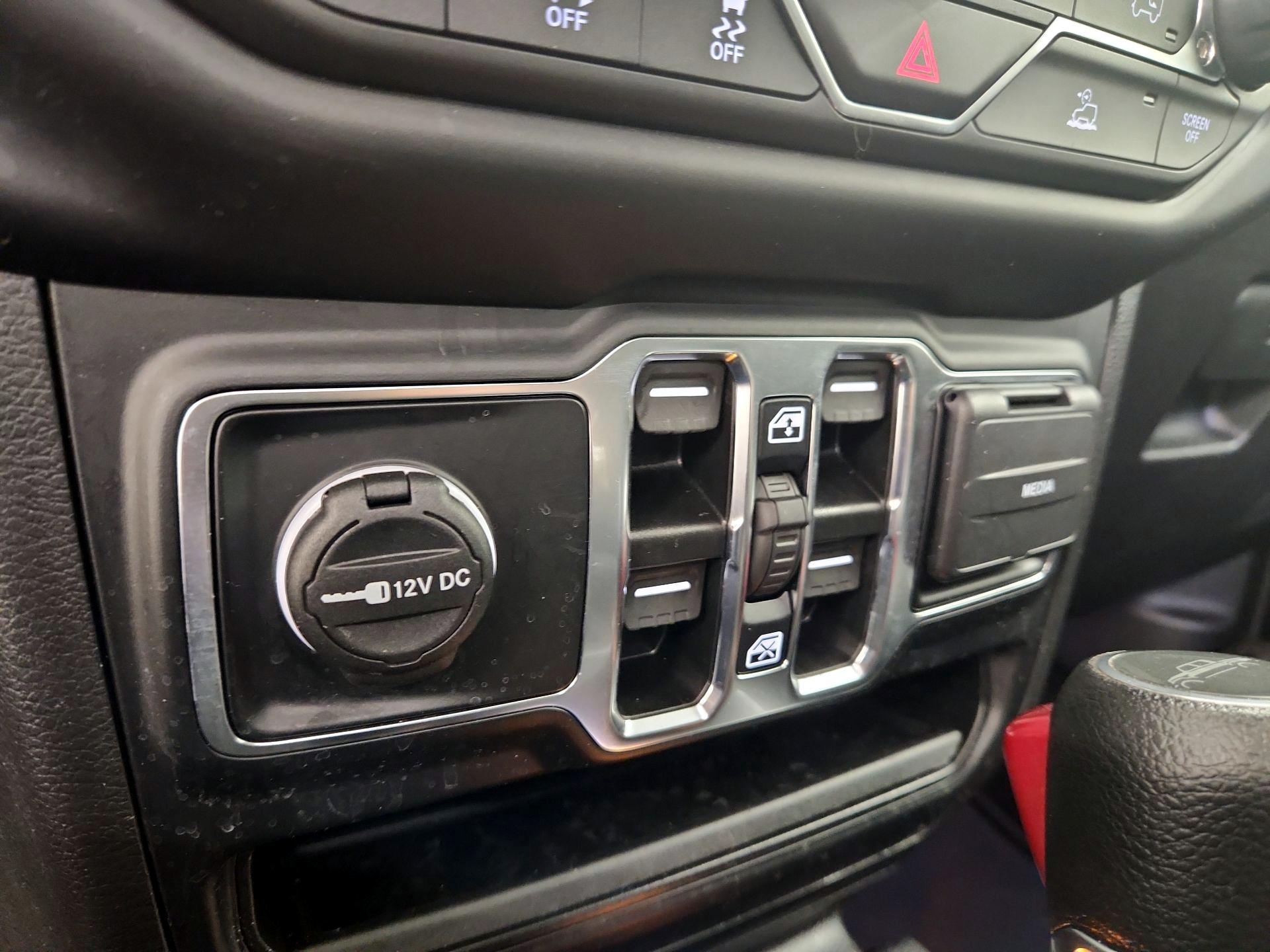 Thumbnail: 2022 Jeep Gladiator - 16