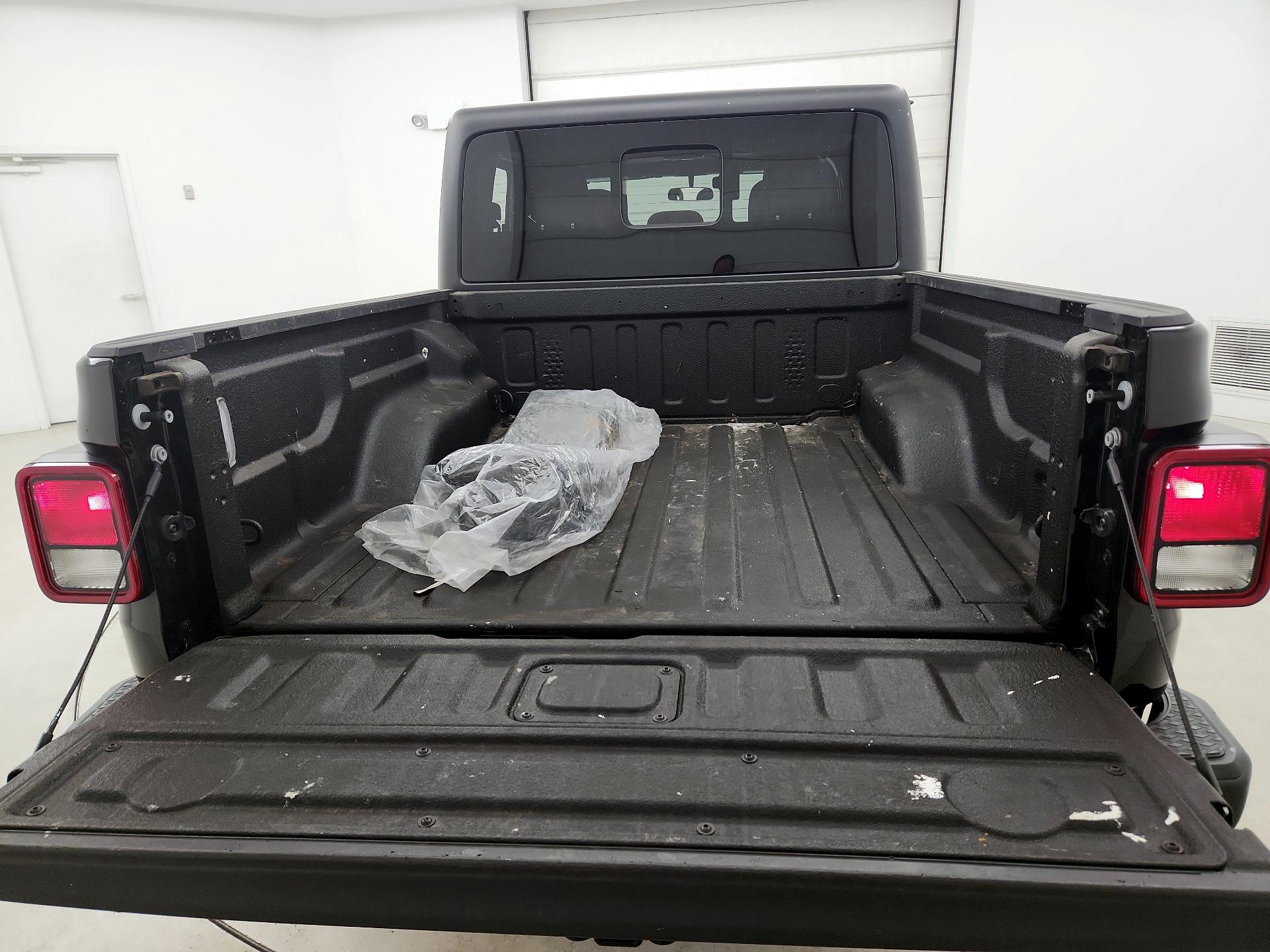 Thumbnail: 2022 Jeep Gladiator - 19