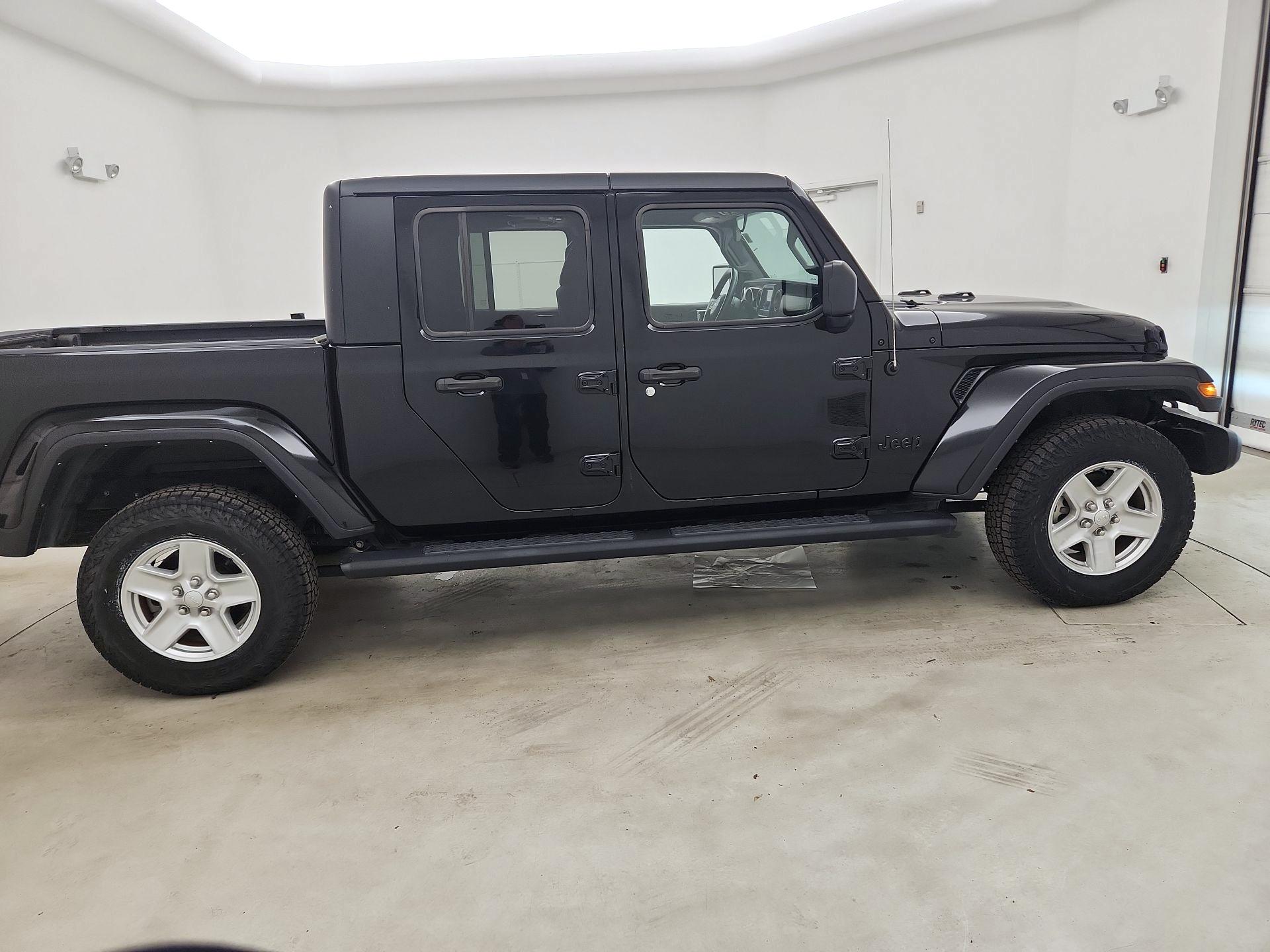 Thumbnail: 2022 Jeep Gladiator - 4