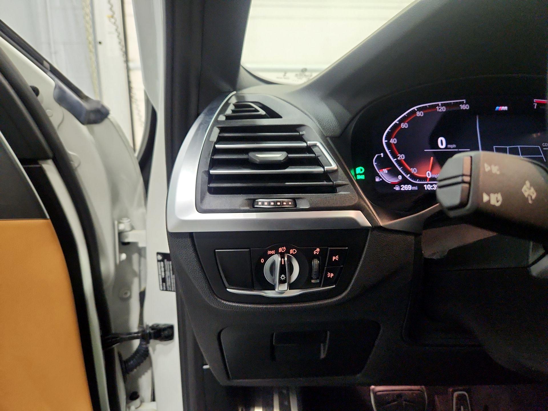 Thumbnail: 2022 BMW X4 - 13