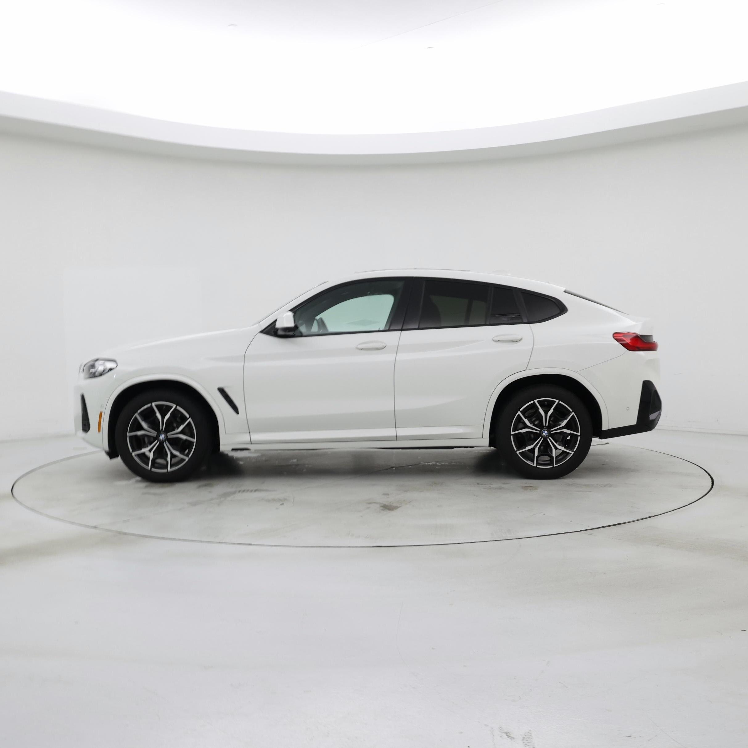 Thumbnail: 2022 BMW X4 - 3