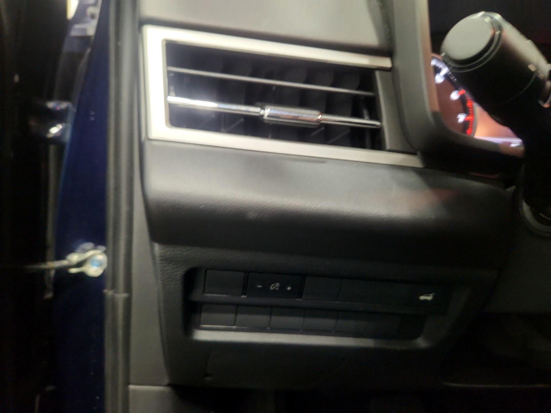 Thumbnail: 2022 Mitsubishi Outlander - 13