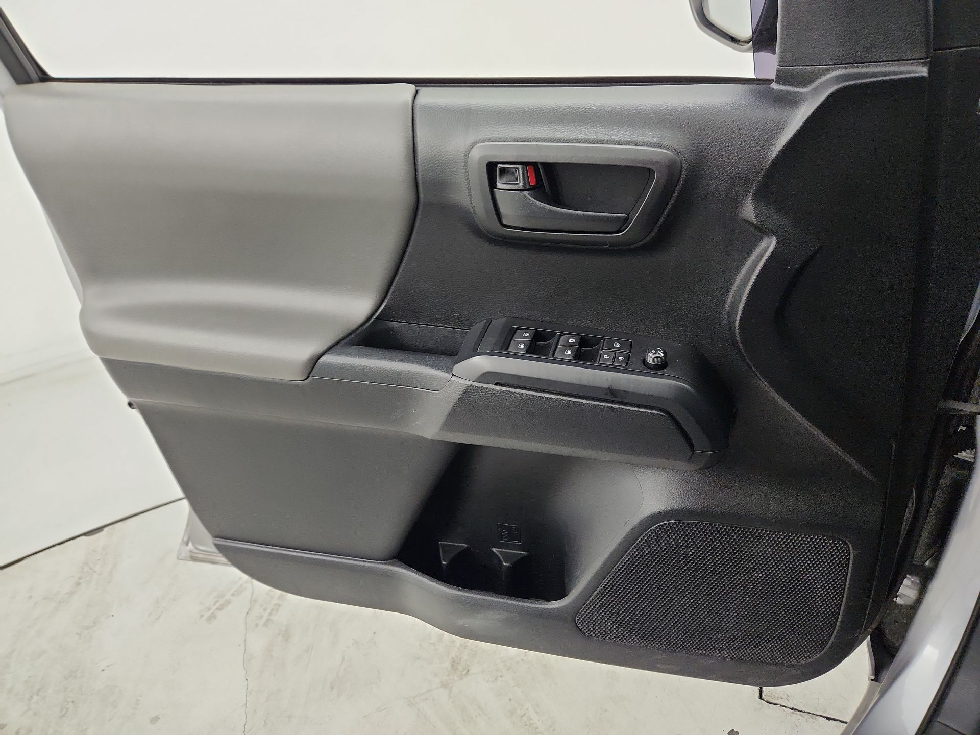 Thumbnail: 2019 Toyota Tacoma - 12