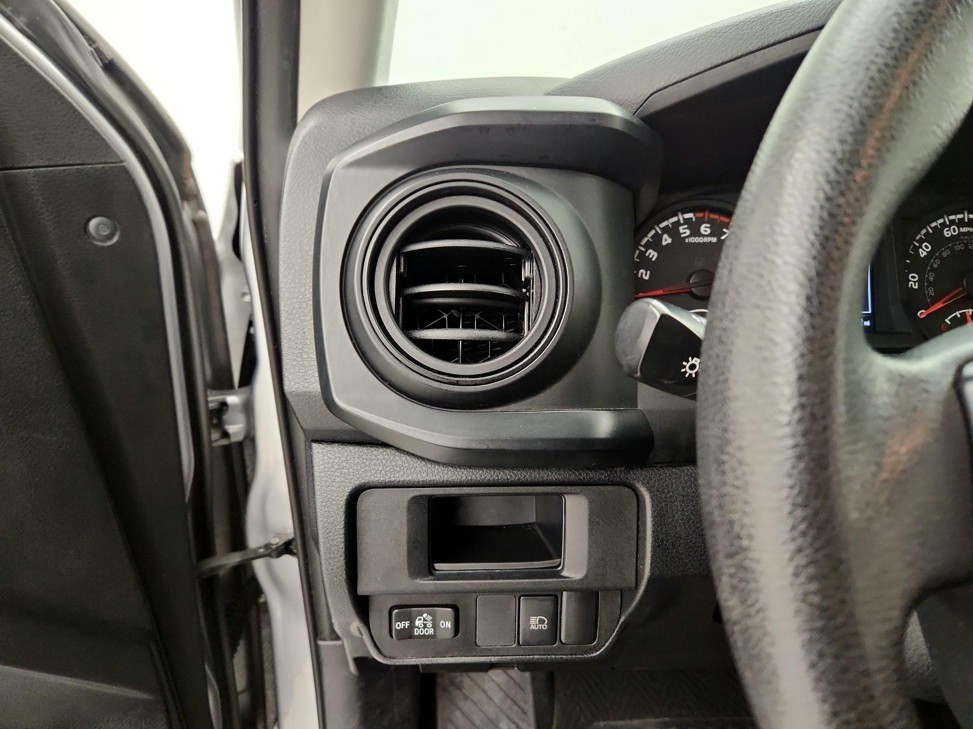 Thumbnail: 2019 Toyota Tacoma - 13