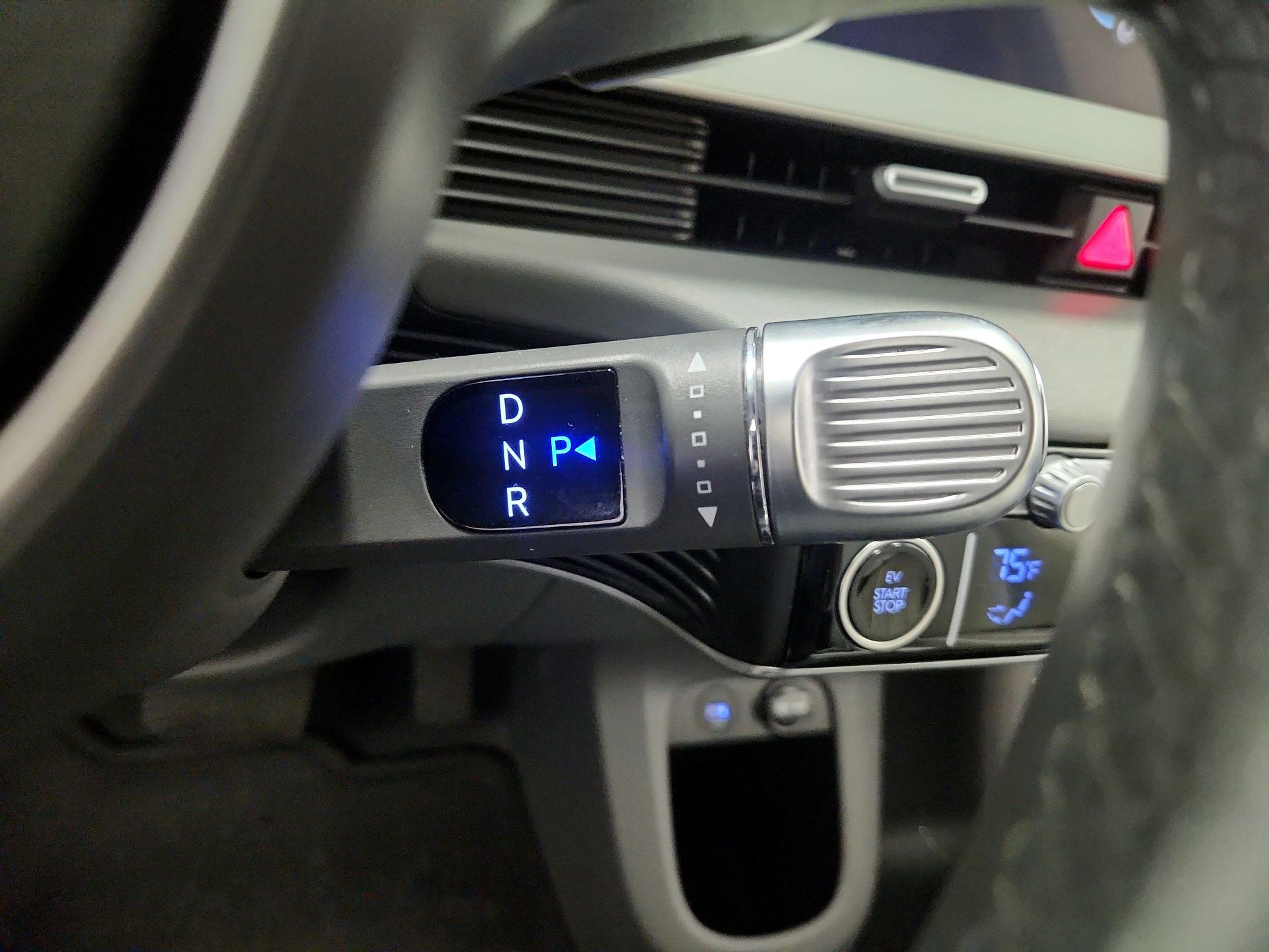 Thumbnail: 2023 Hyundai Ioniq 5 - 18