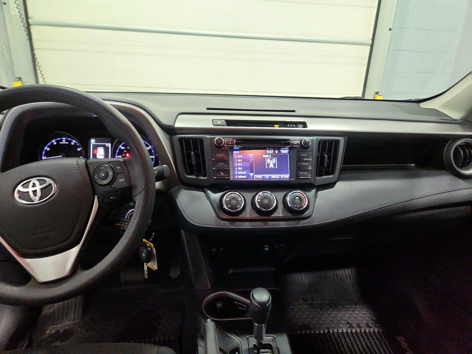 Thumbnail: 2017 Toyota RAV4 - 9