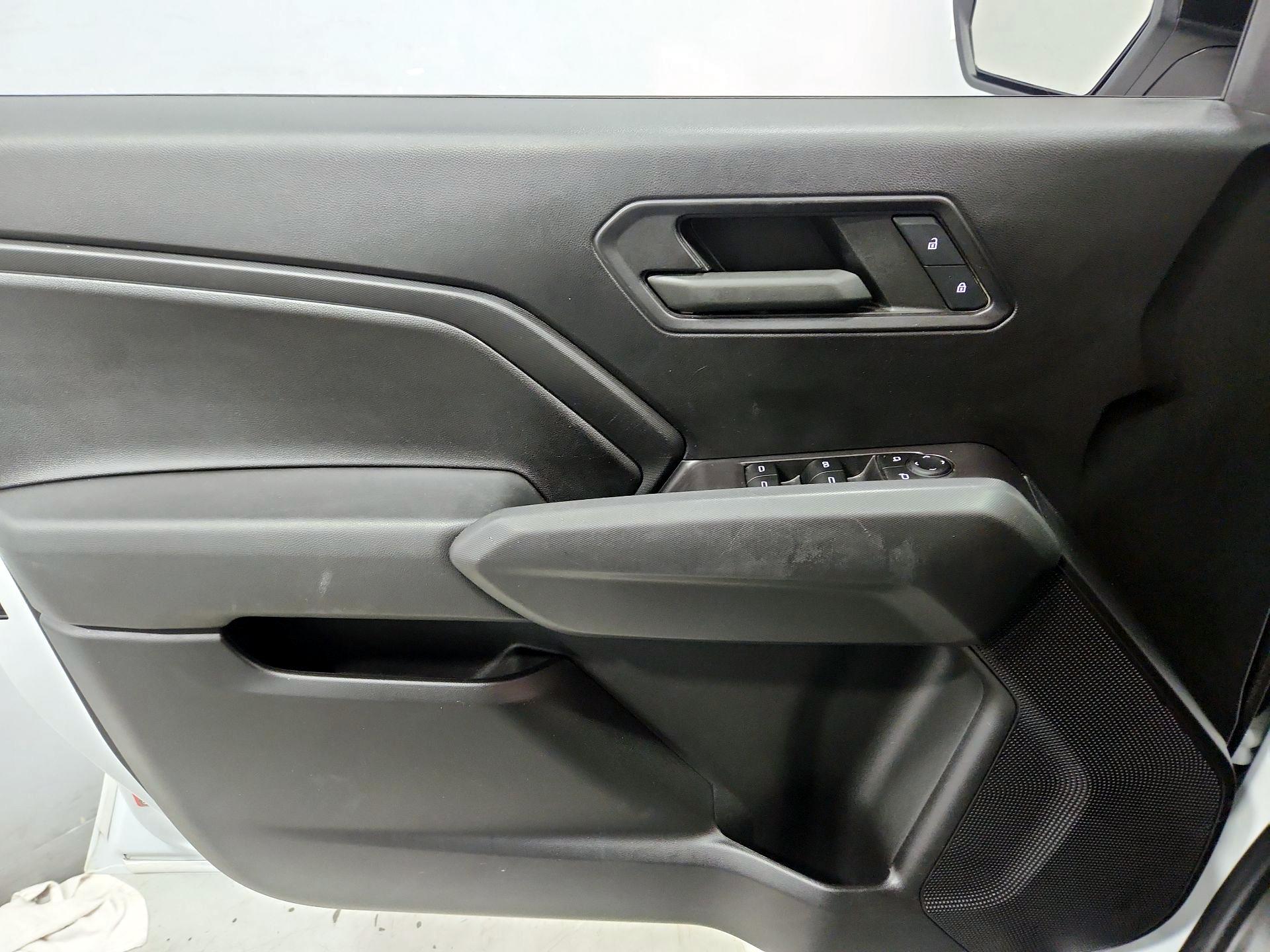 Thumbnail: 2023 Chevrolet Colorado - 12