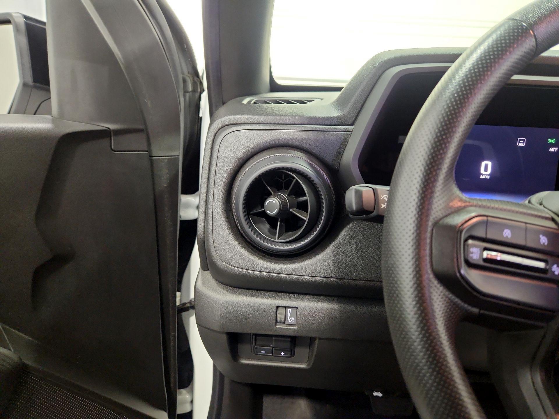 Thumbnail: 2023 Chevrolet Colorado - 13