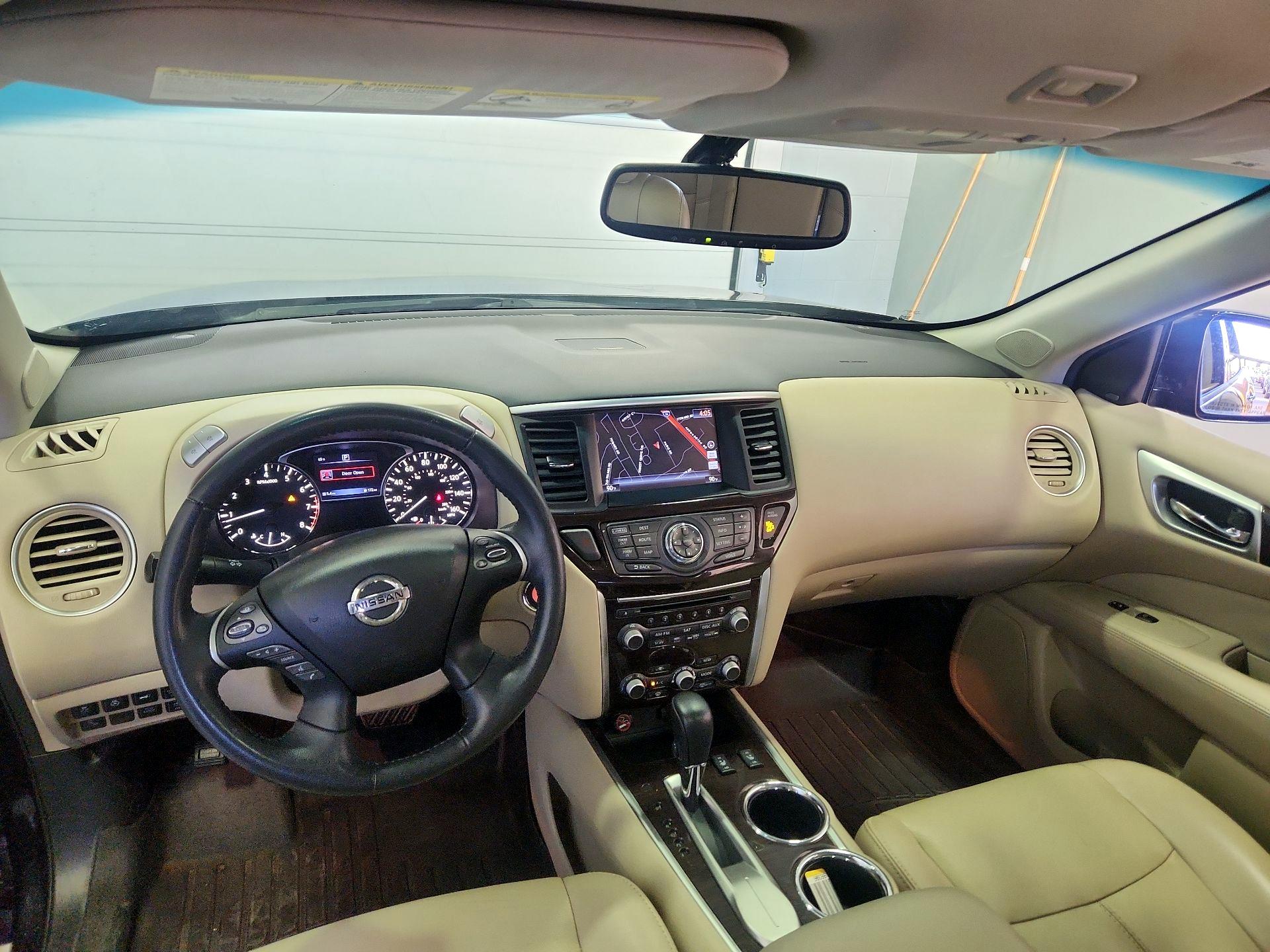 Thumbnail: 2016 Nissan Pathfinder - 9