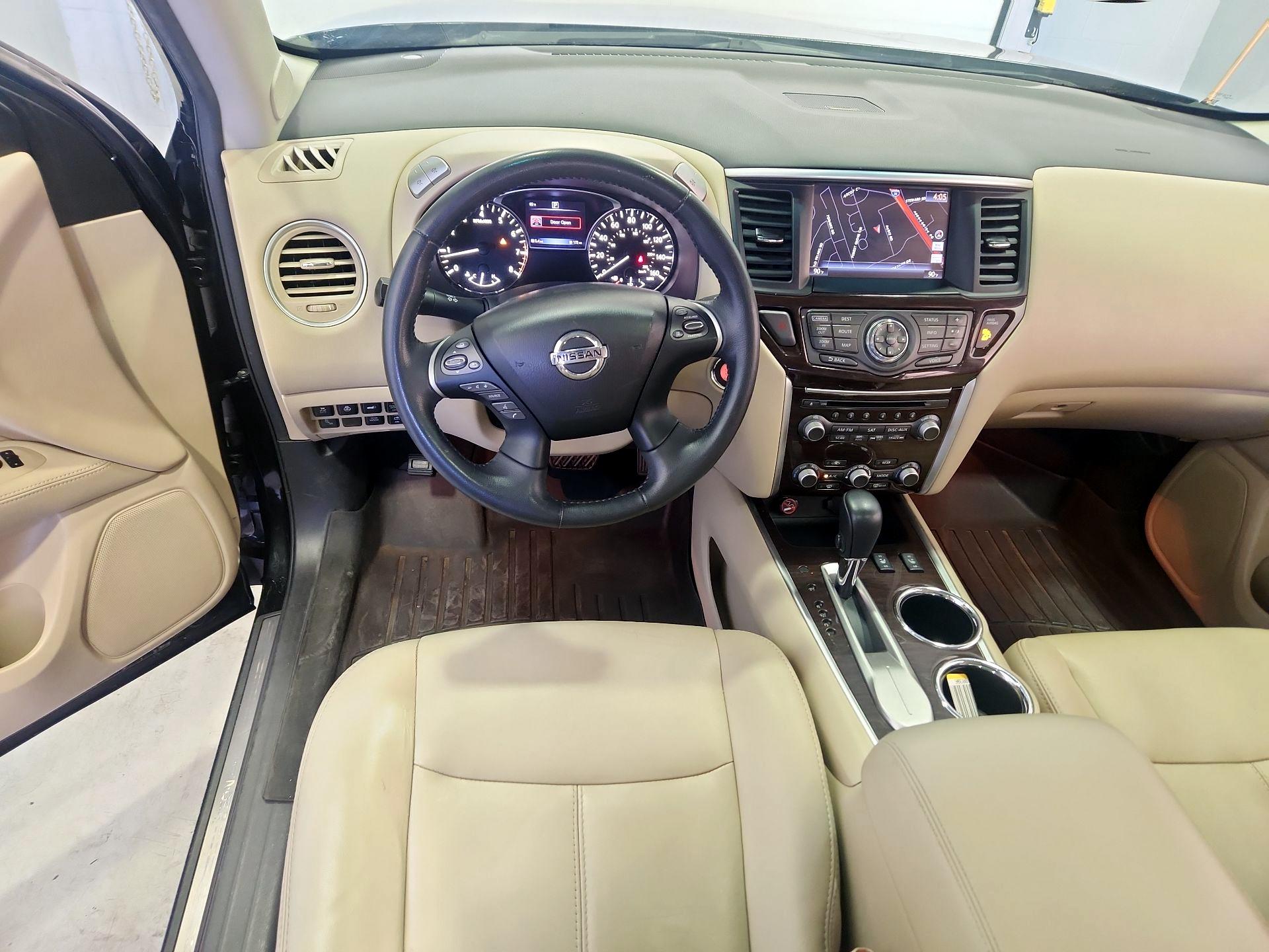 Thumbnail: 2016 Nissan Pathfinder - 10