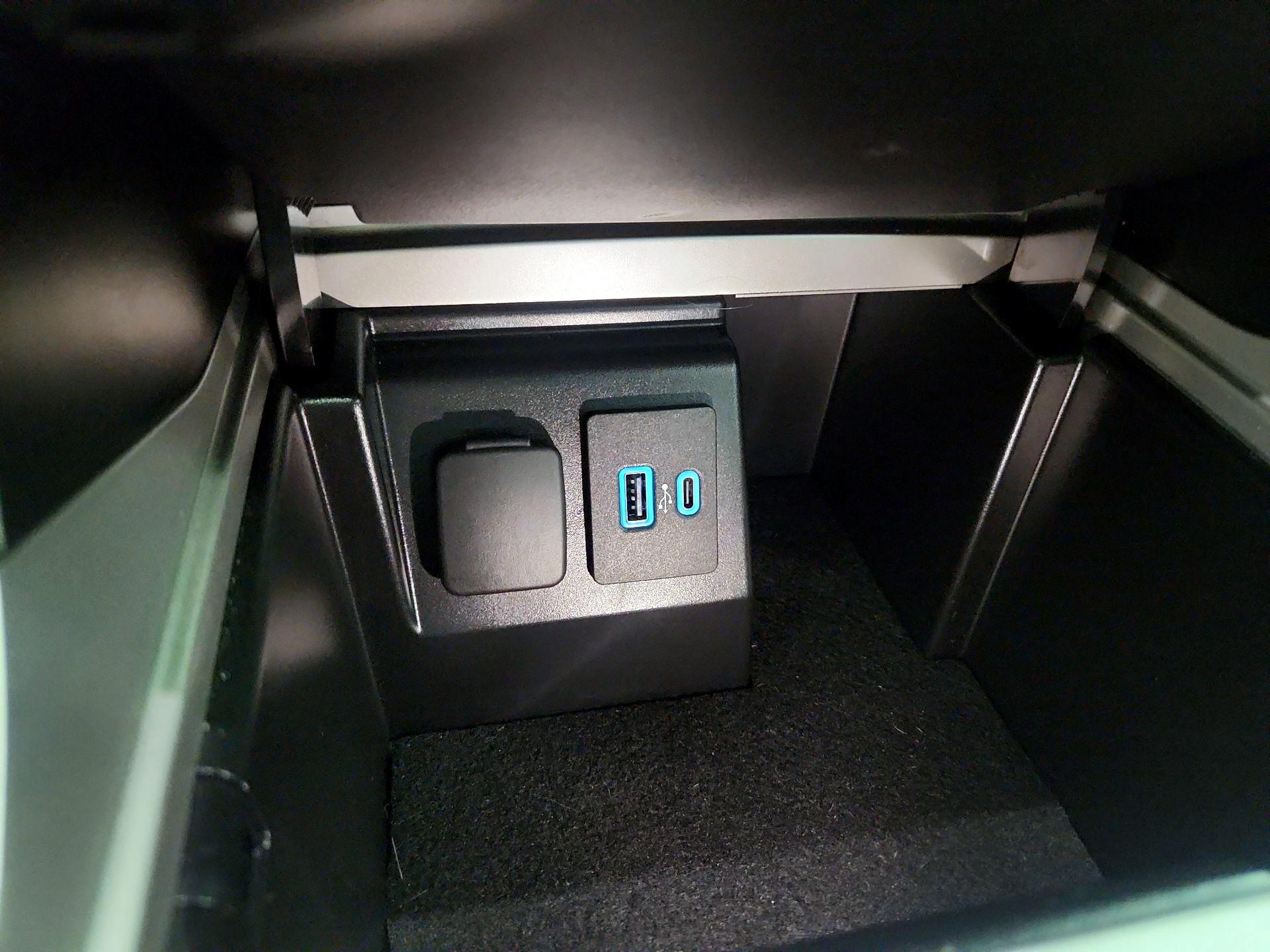 Thumbnail: 2021 Ford Explorer - 19