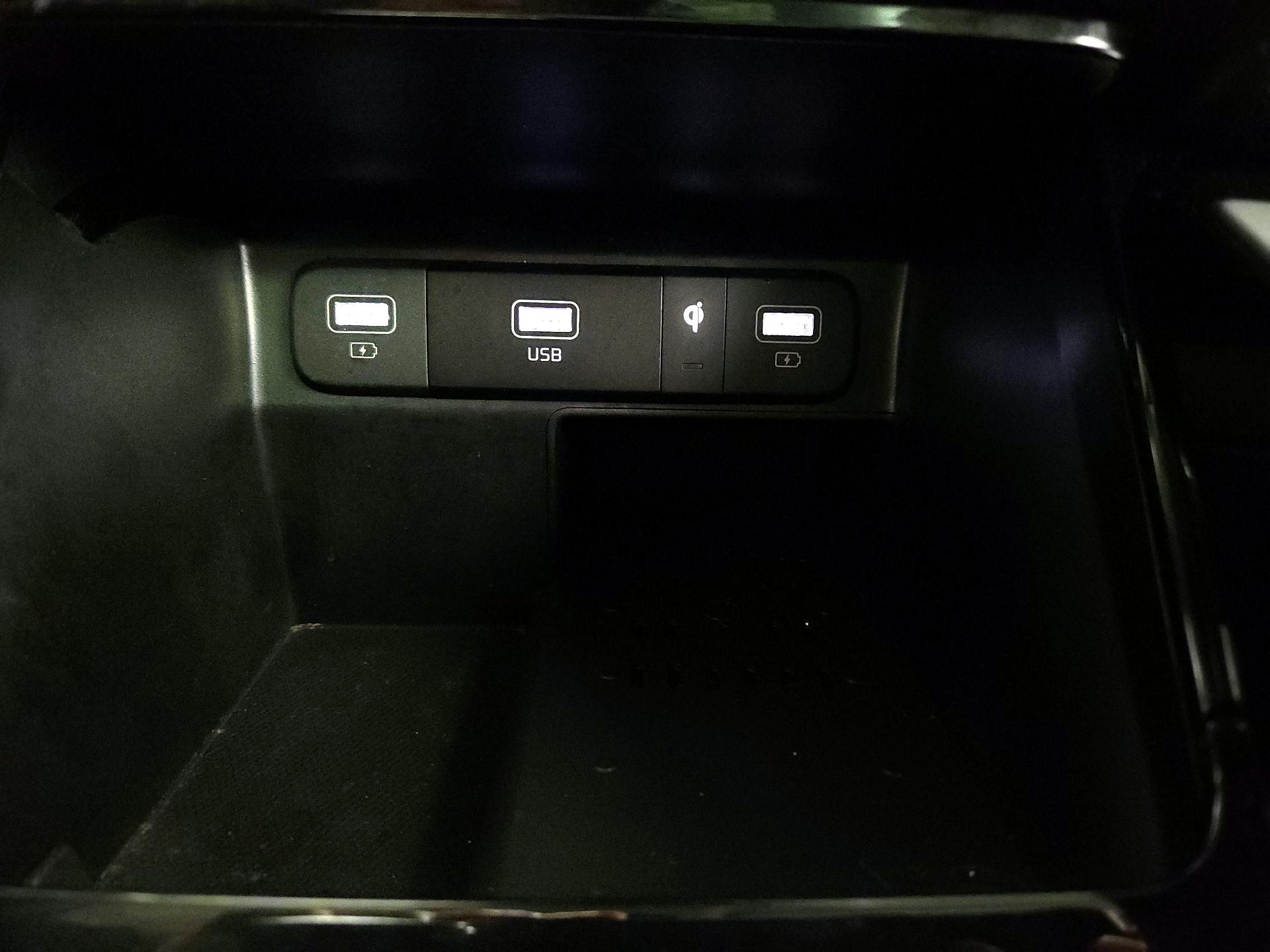 Thumbnail: 2022 Kia Sorento - 19