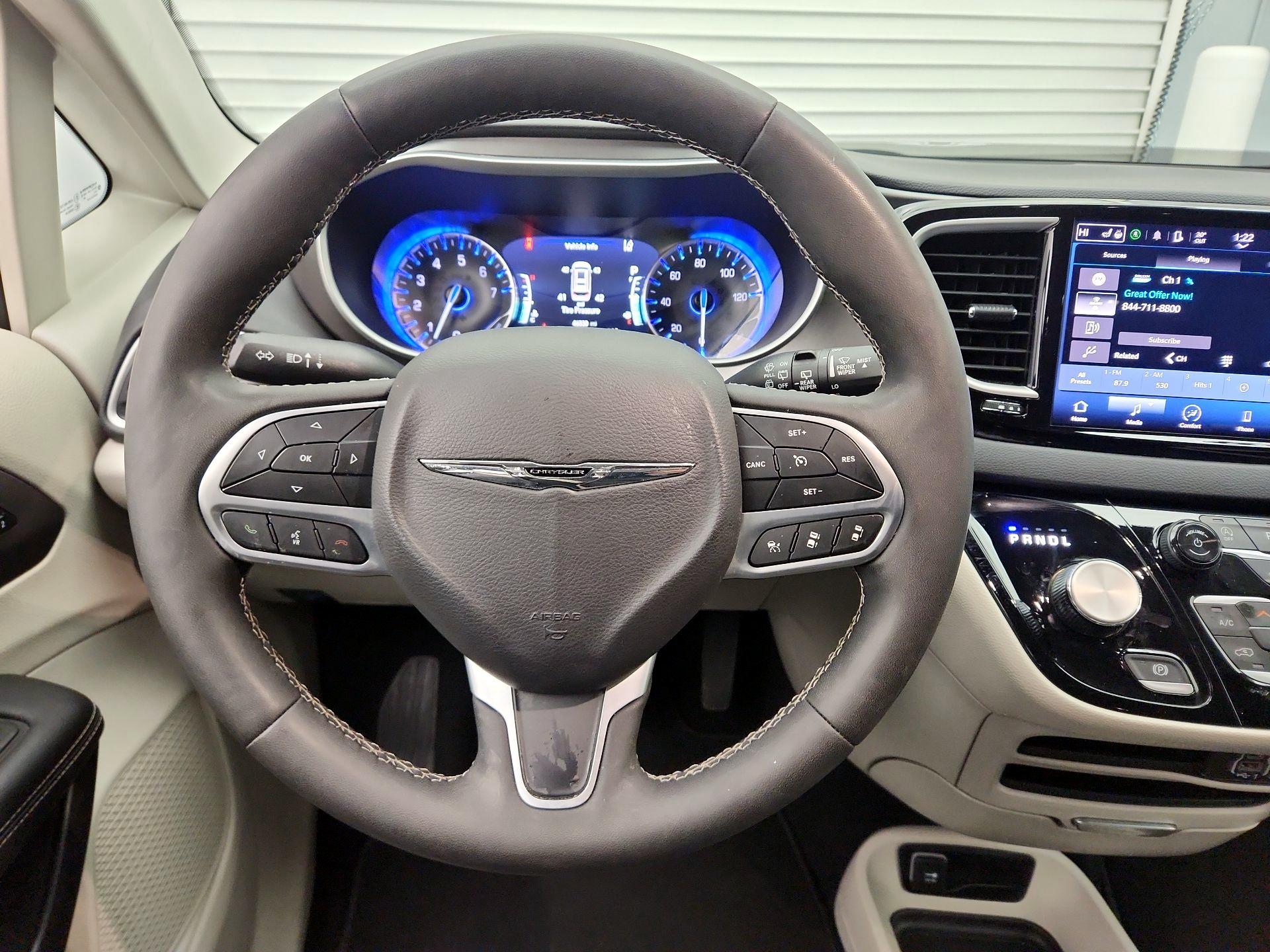 Thumbnail: 2024 Chrysler Pacifica - 10